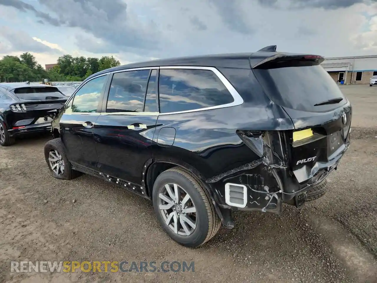 2 Photograph of a damaged car 5FNYF6H55NB018278 HONDA PILOT 2022