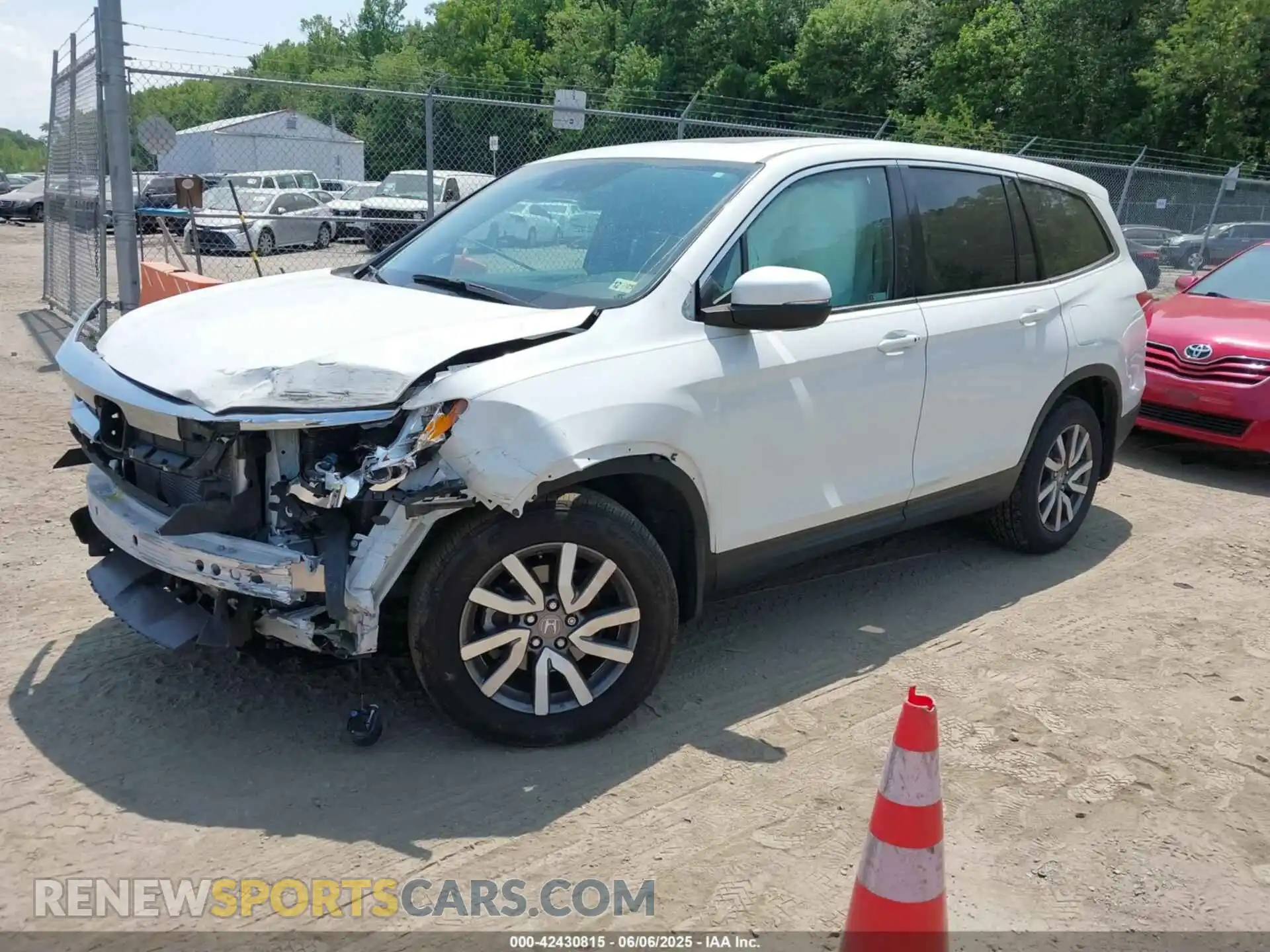 2 Photograph of a damaged car 5FNYF6H58NB082802 HONDA PILOT 2022