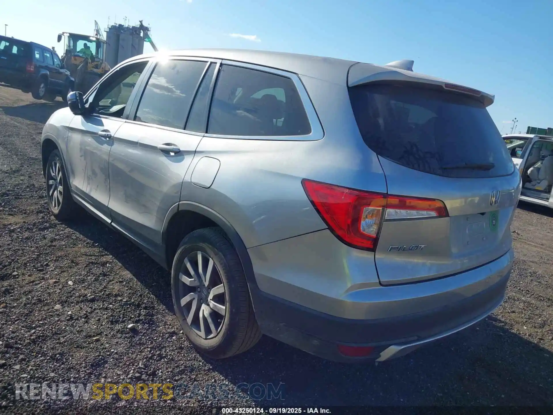 3 Photograph of a damaged car 5FNYF6H5XNB090674 HONDA PILOT 2022