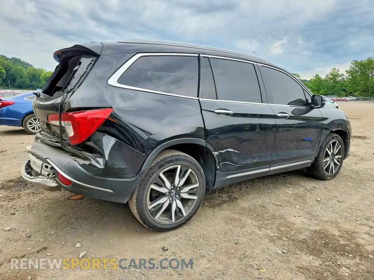 3 Photograph of a damaged car 5FNYF6H62NB036035 HONDA PILOT 2022