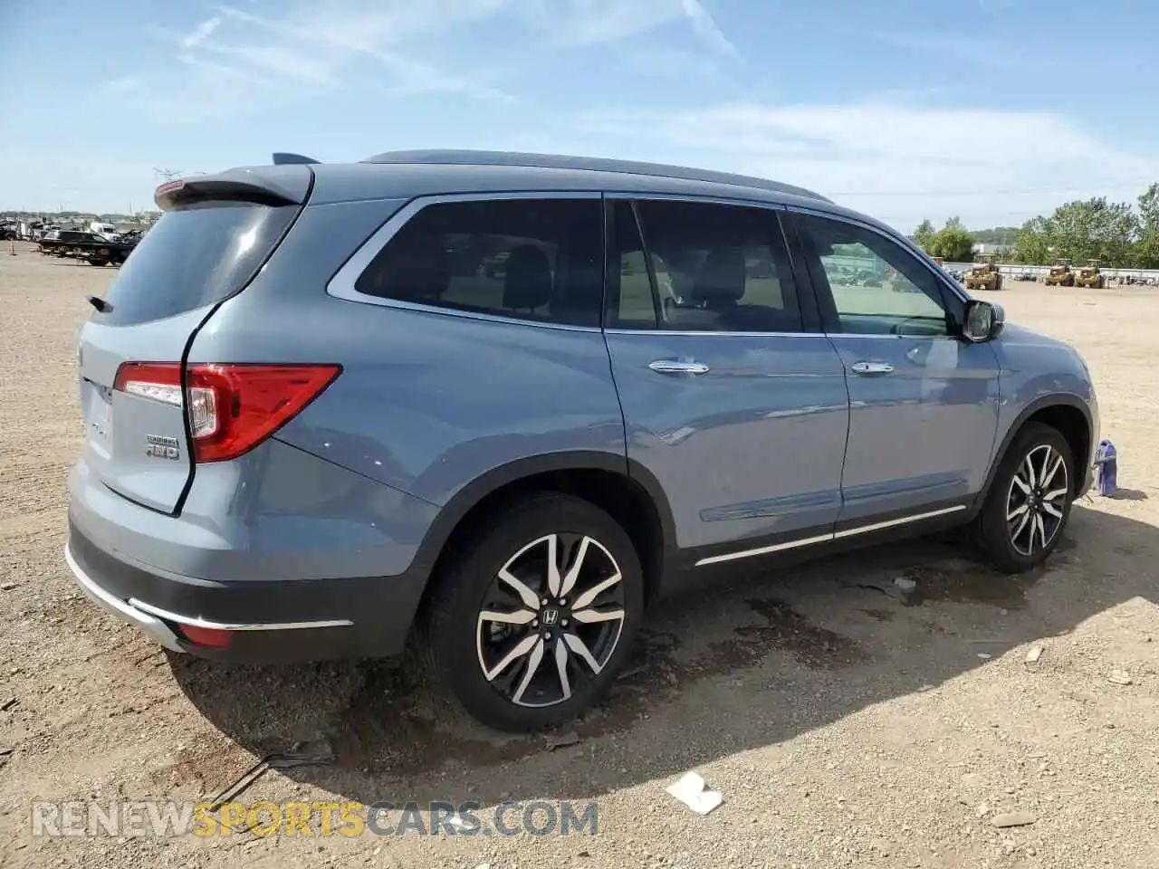3 Photograph of a damaged car 5FNYF6H68NB037772 HONDA PILOT 2022