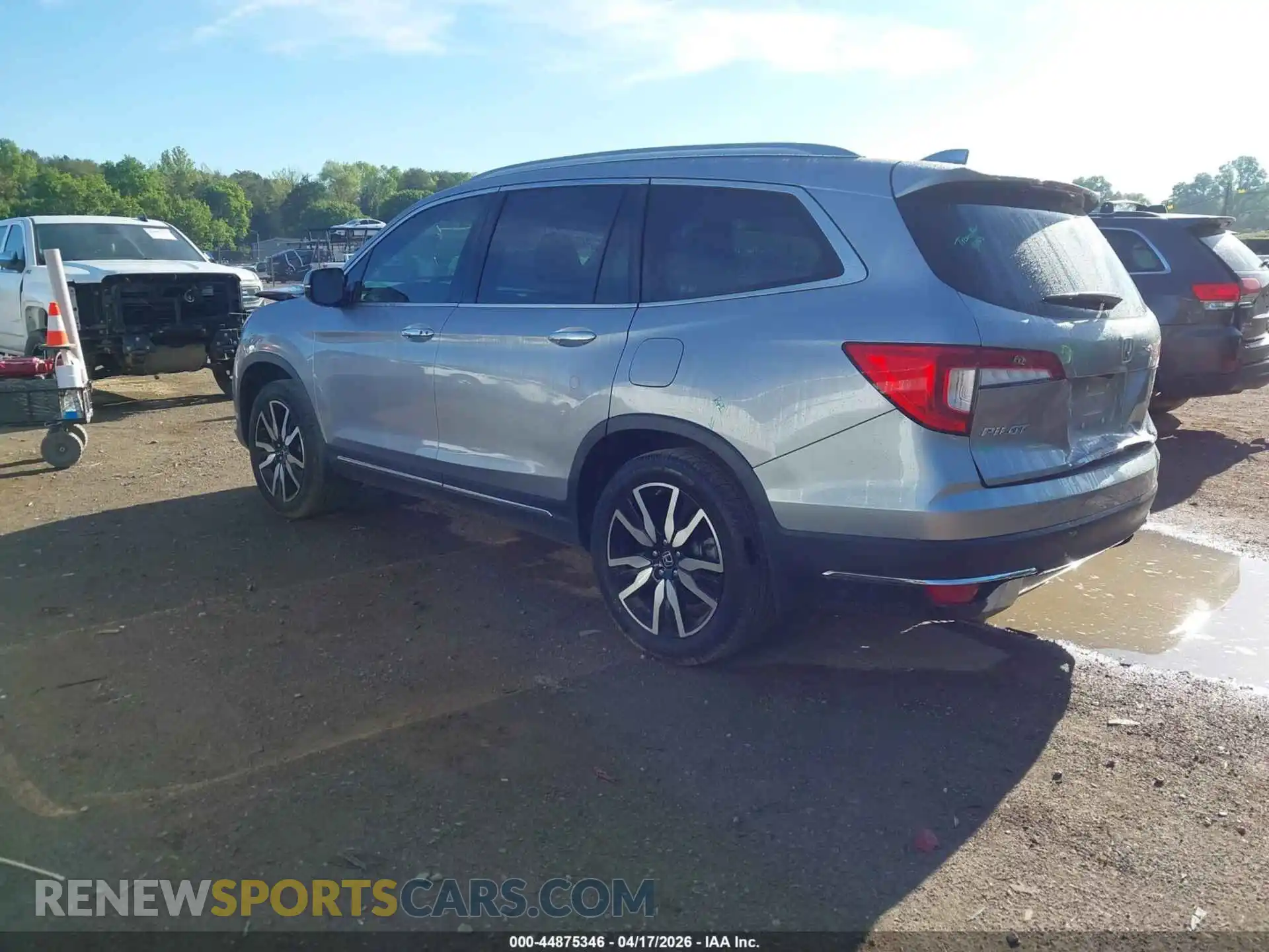 3 Photograph of a damaged car 5FNYF6H69NB078945 HONDA PILOT 2022