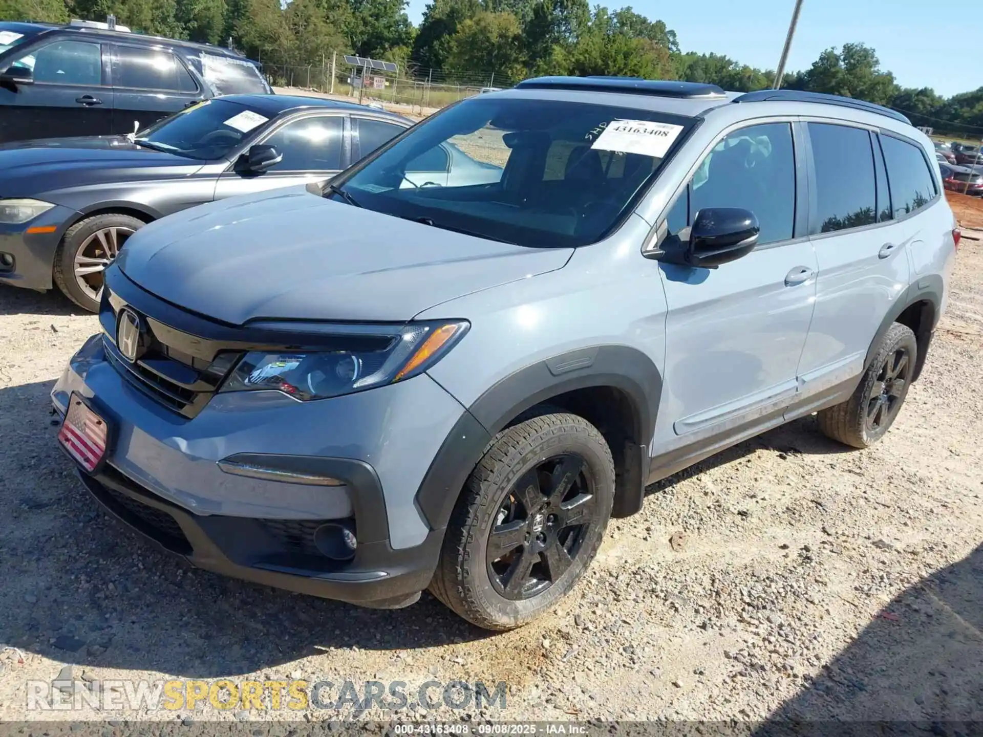2 Photograph of a damaged car 5FNYF6H82NB081283 HONDA PILOT 2022