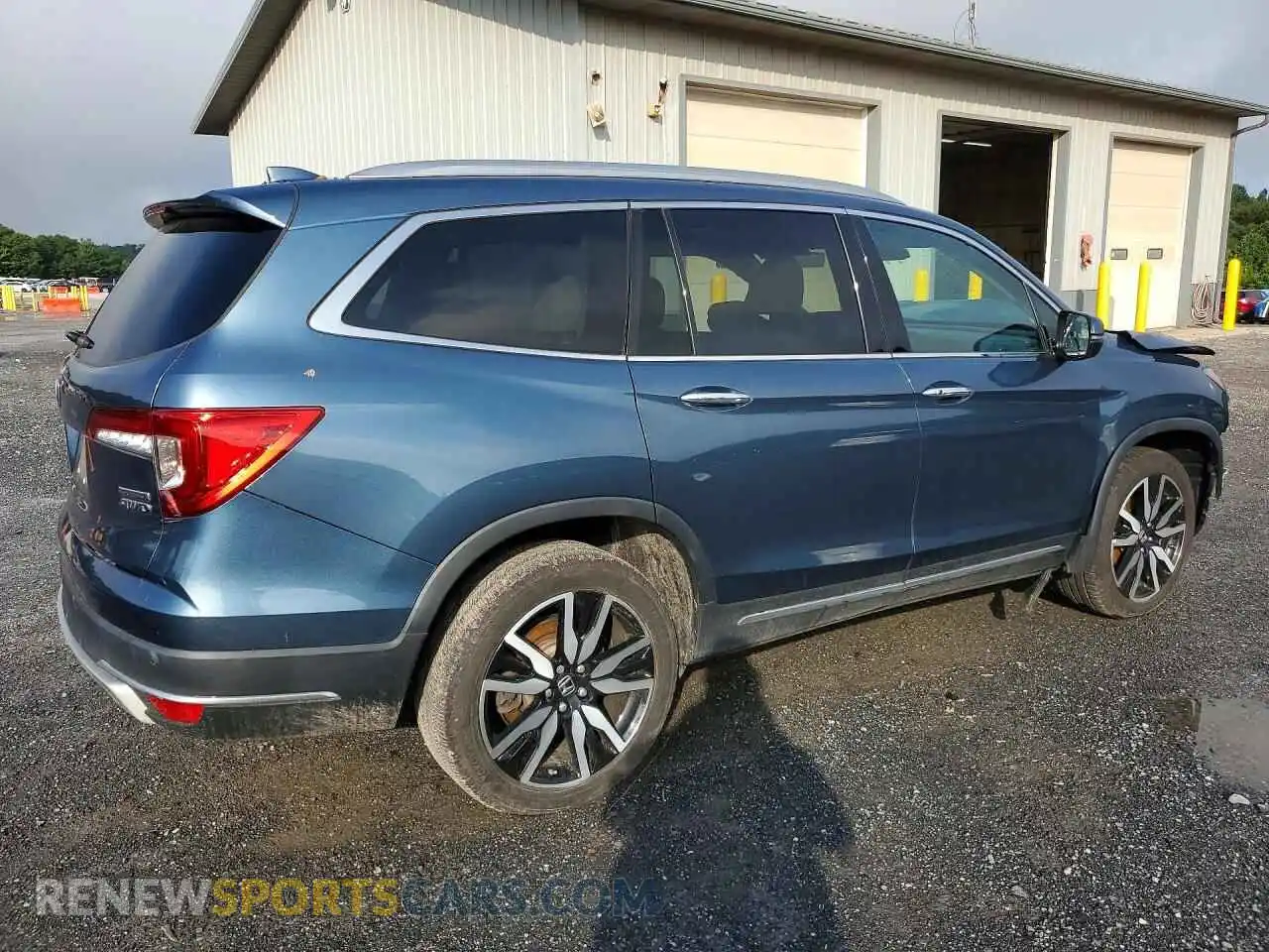 3 Photograph of a damaged car 5FNYF6H94NB016699 HONDA PILOT 2022
