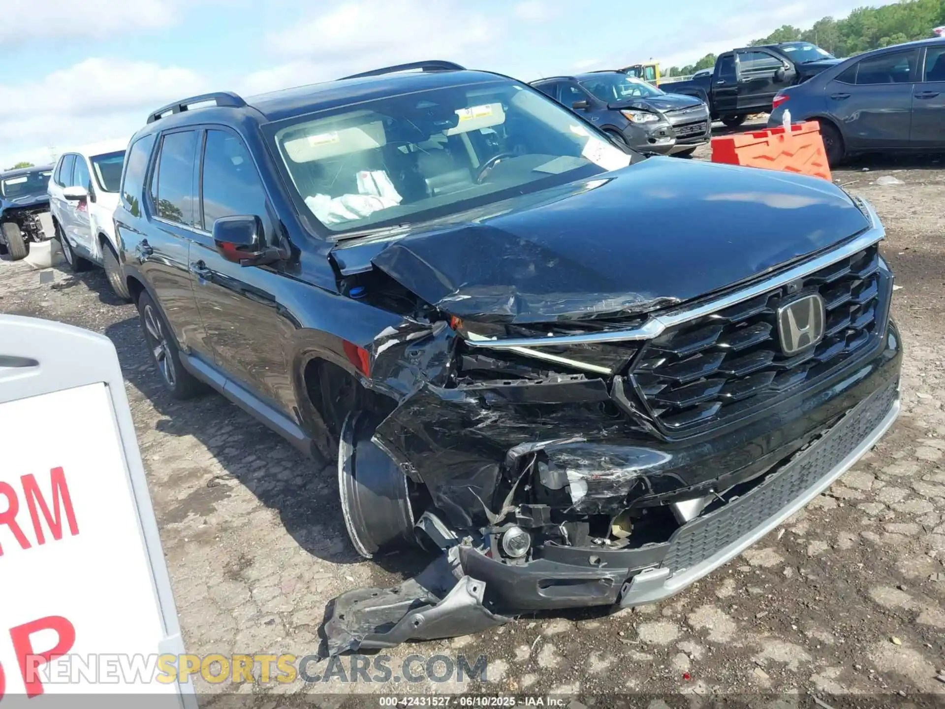1 Photograph of a damaged car 5FNYG1H80PB005239 HONDA PILOT 2023