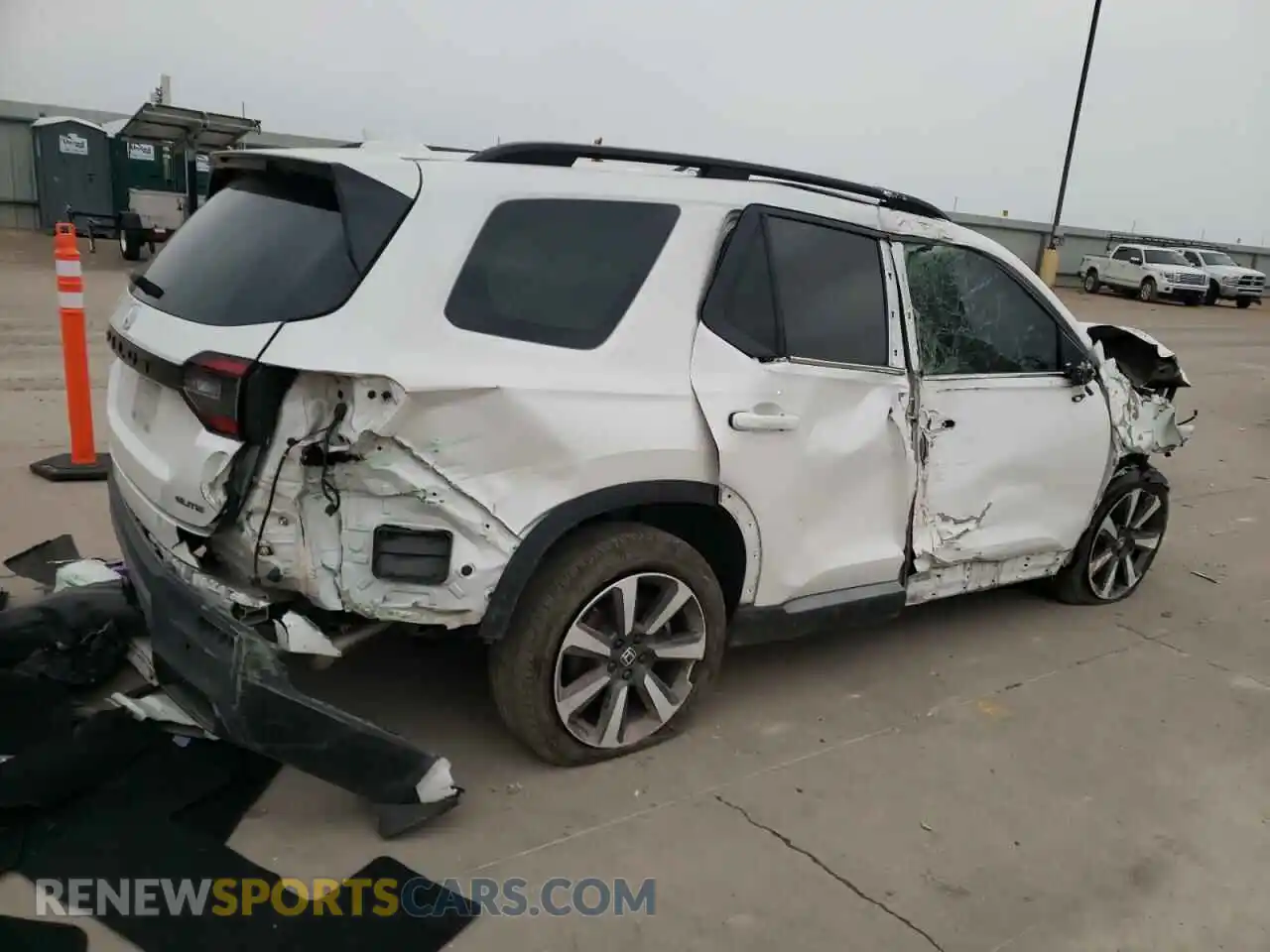 3 Photograph of a damaged car 5FNYG1H81PB045653 HONDA PILOT 2023