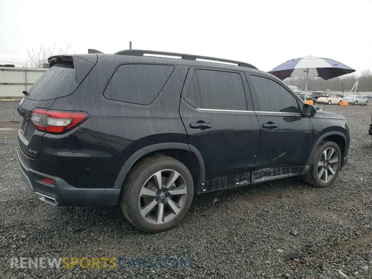 3 Photograph of a damaged car 5FNYG1H84PB008984 HONDA PILOT 2023