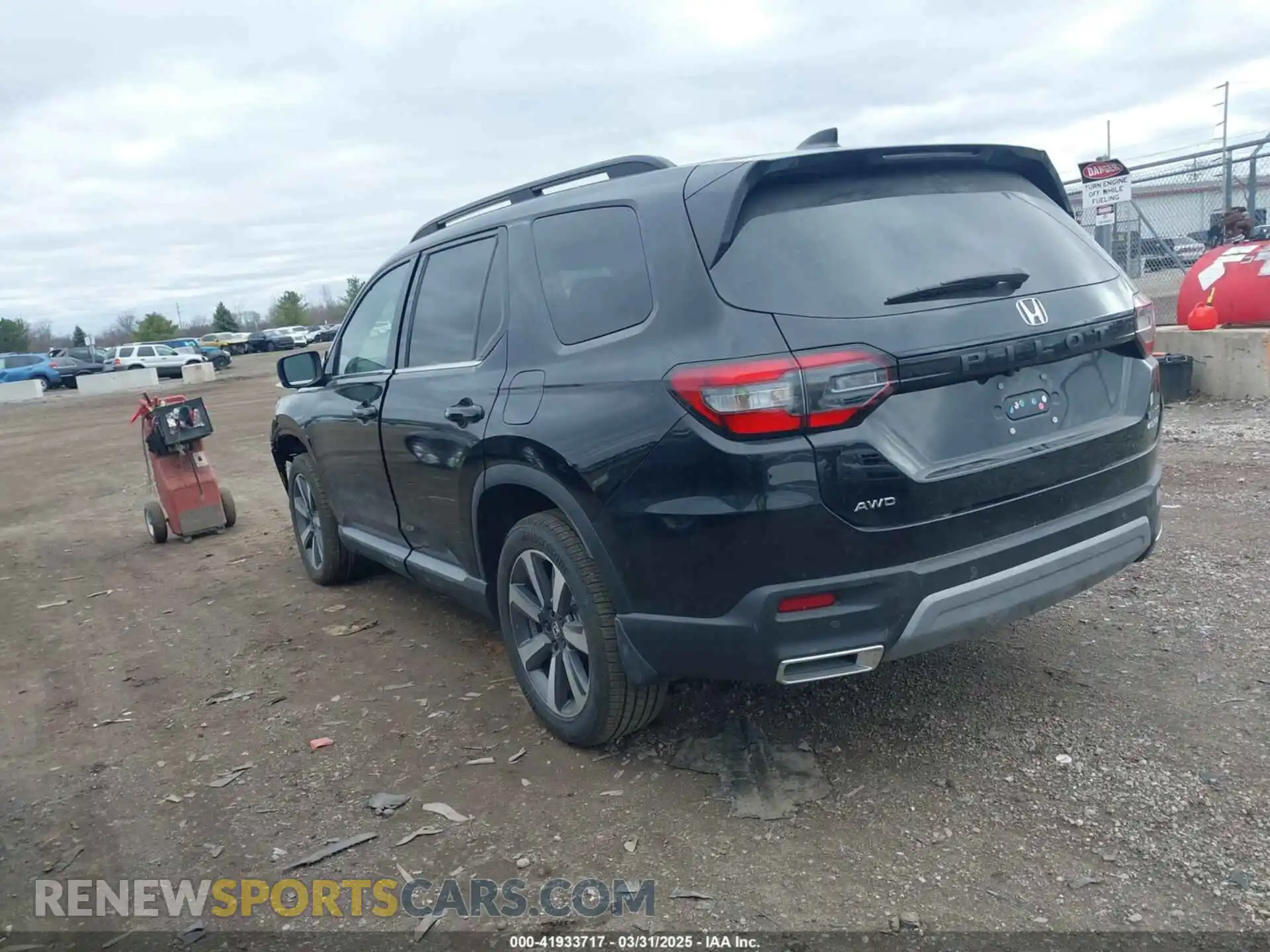 3 Photograph of a damaged car 5FNYG1H87PB007778 HONDA PILOT 2023