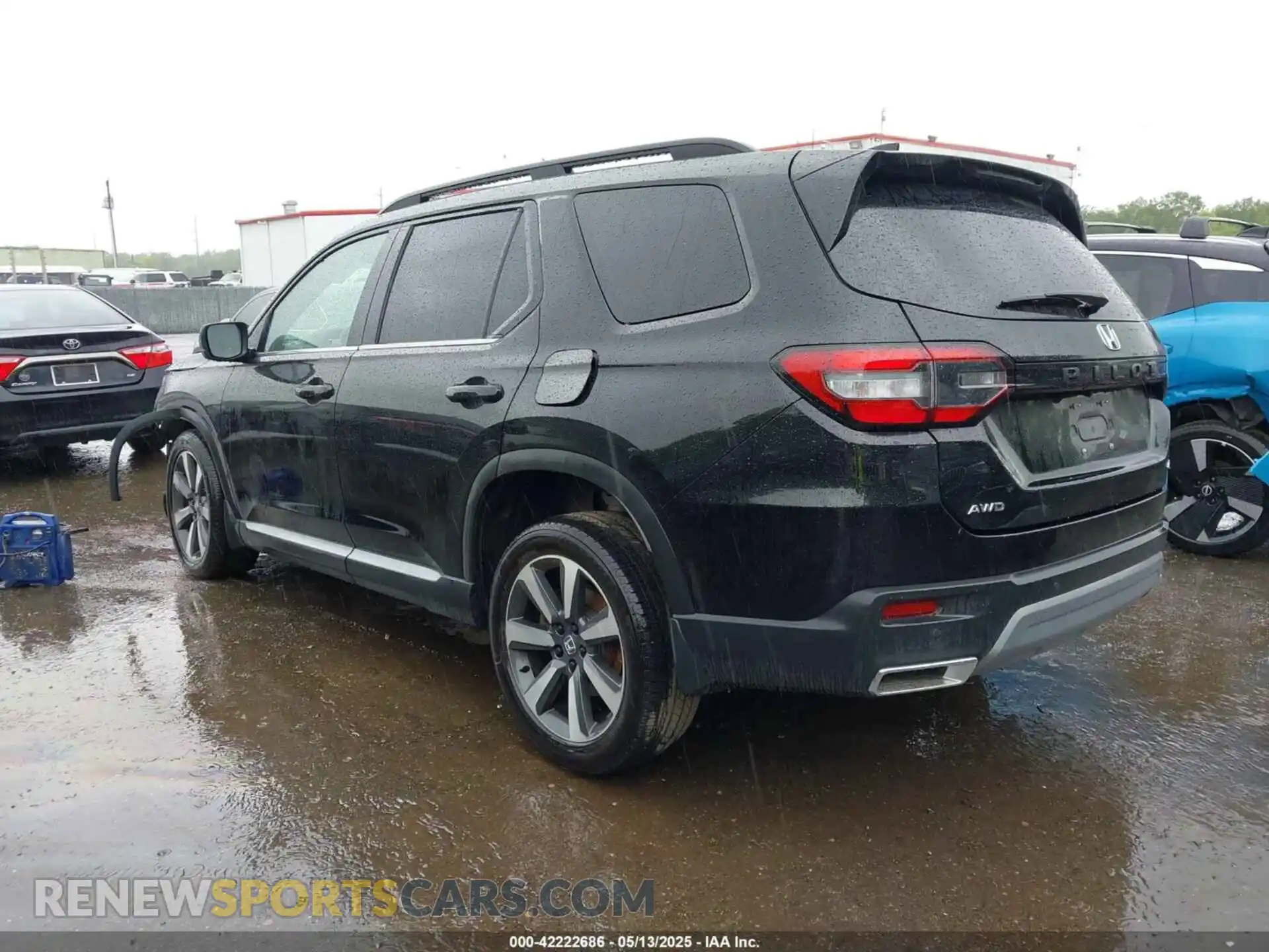 3 Photograph of a damaged car 5FNYG1H87PB040148 HONDA PILOT 2023