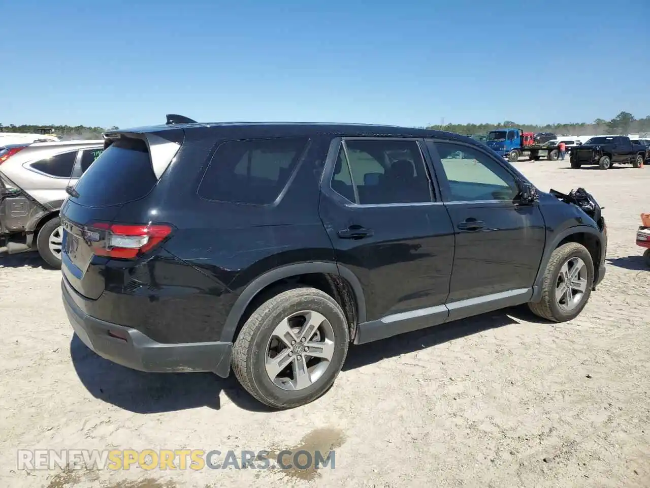 3 Photograph of a damaged car 5FNYG2H49PB009440 HONDA PILOT 2023