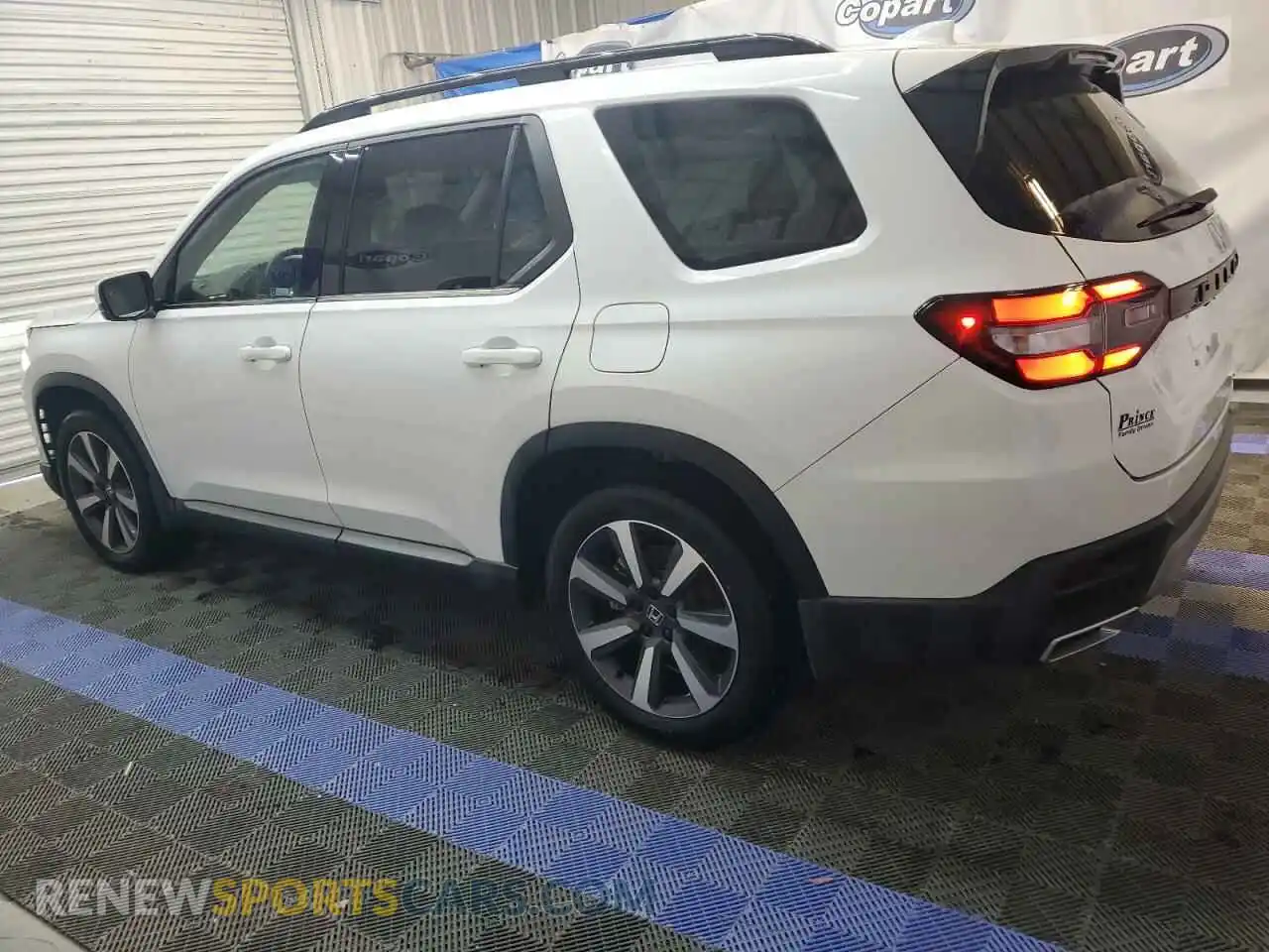 2 Photograph of a damaged car 5FNYG2H75PB013611 HONDA PILOT 2023