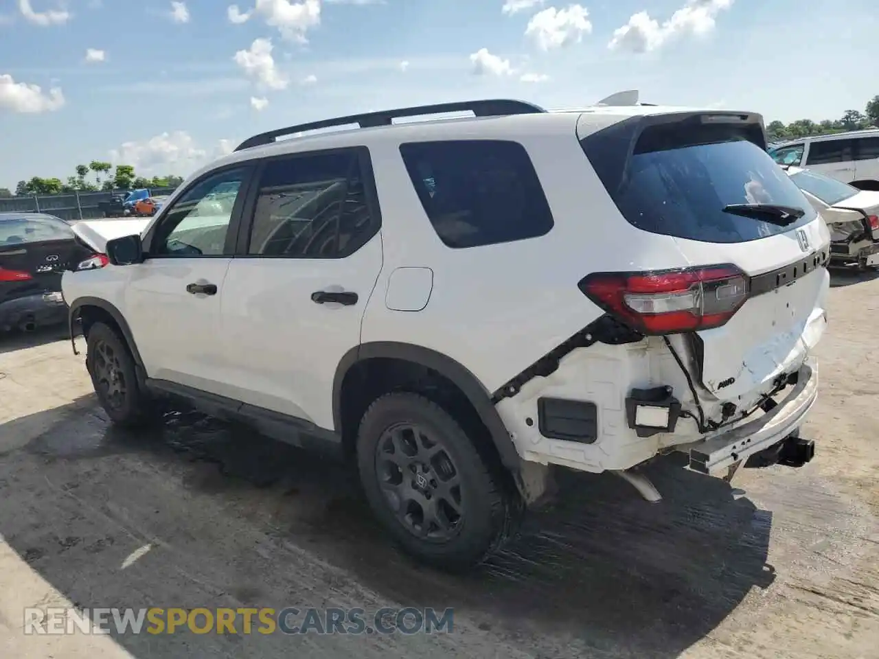 2 Photograph of a damaged car 5FNYG1H66RB037579 HONDA PILOT 2024