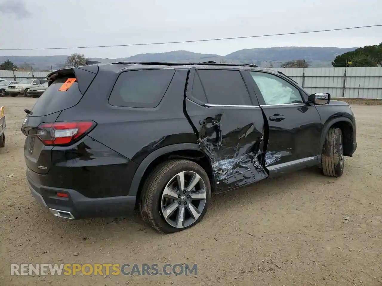 3 Photograph of a damaged car 5FNYG1H75RB036660 HONDA PILOT 2024