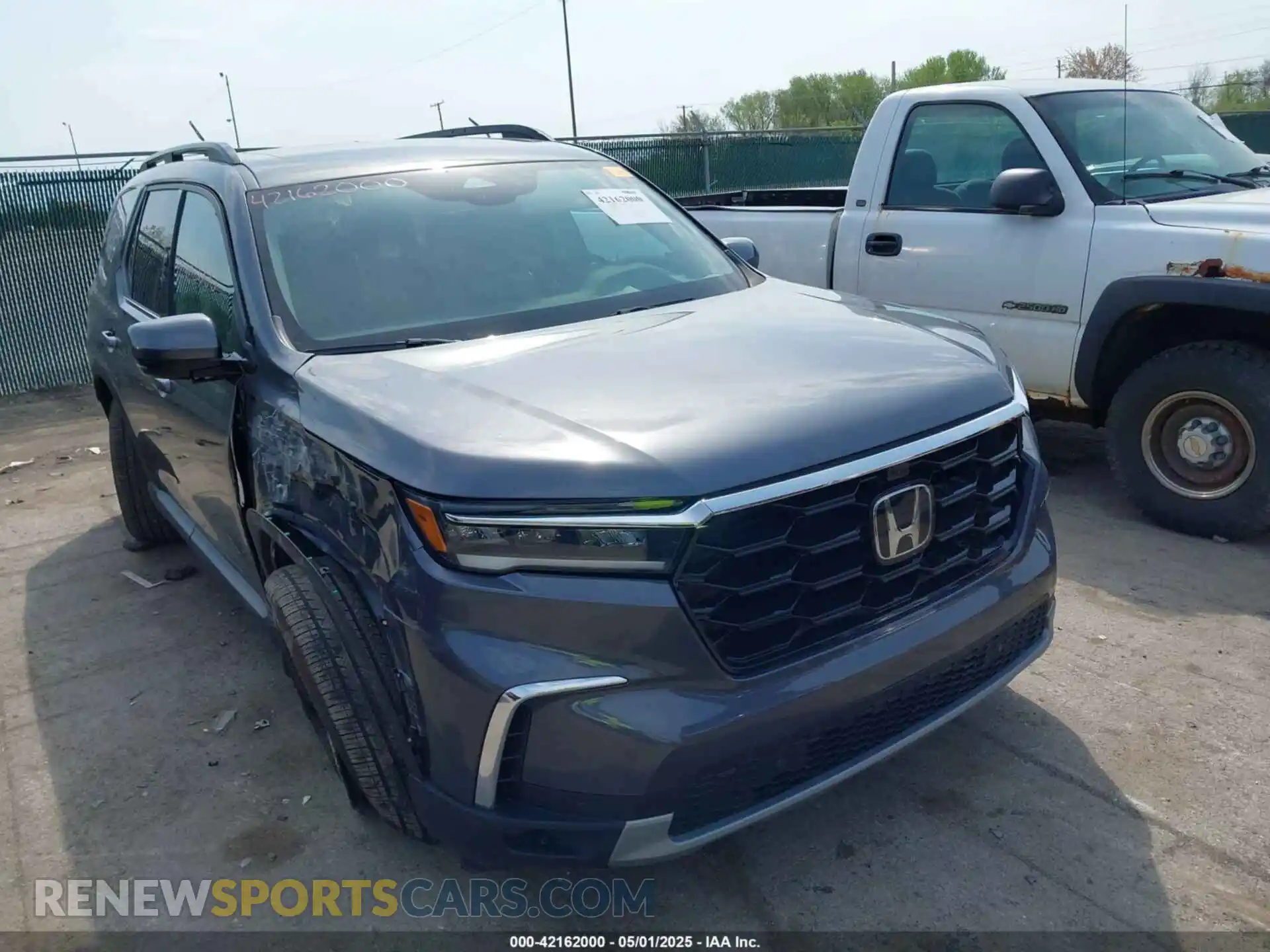 1 Photograph of a damaged car 5FNYG1H84RB041602 HONDA PILOT 2024