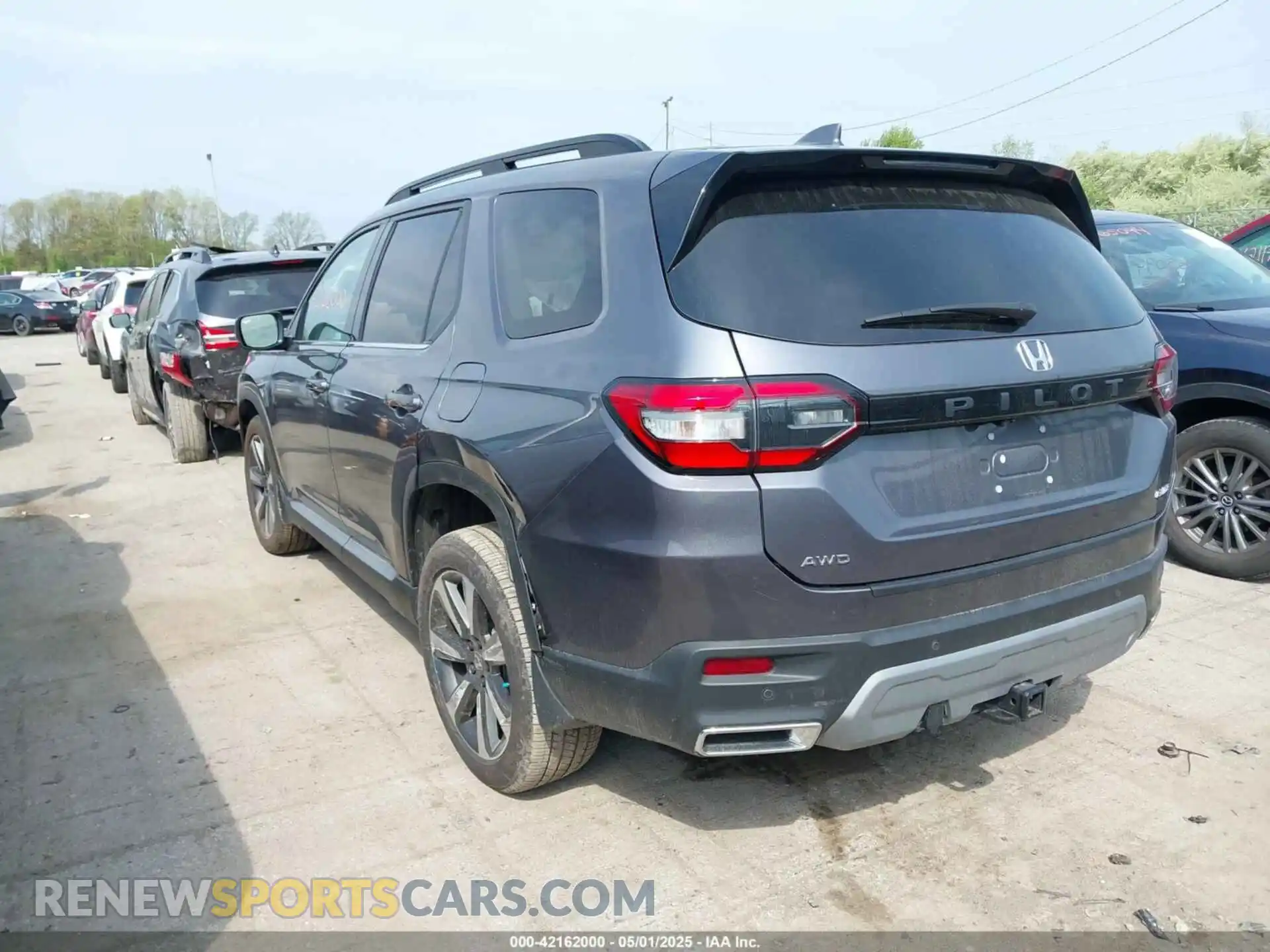 3 Photograph of a damaged car 5FNYG1H84RB041602 HONDA PILOT 2024
