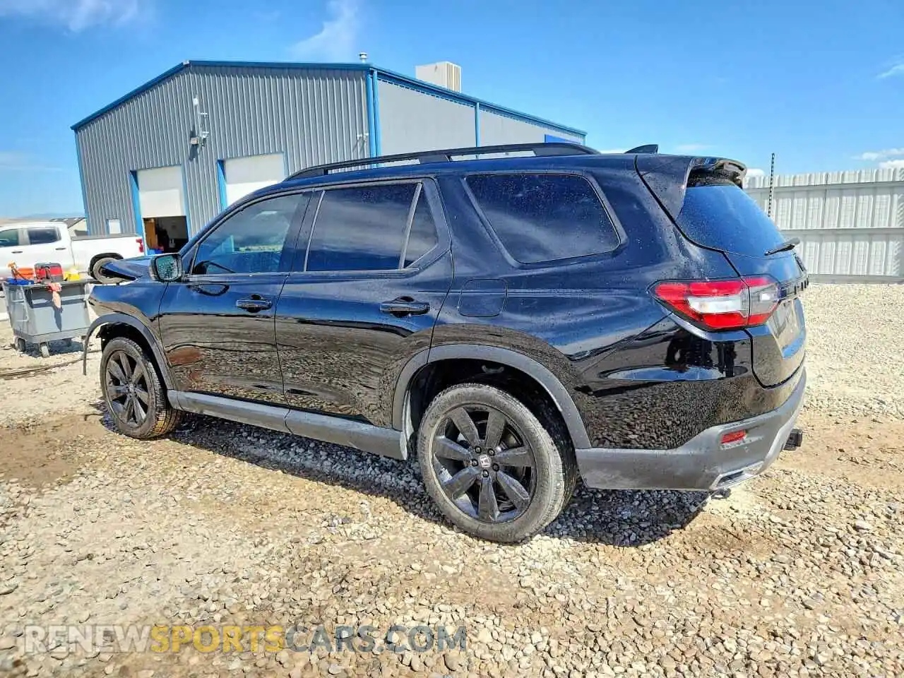 2 Photograph of a damaged car 5FNYG1H86RB039348 HONDA PILOT 2024