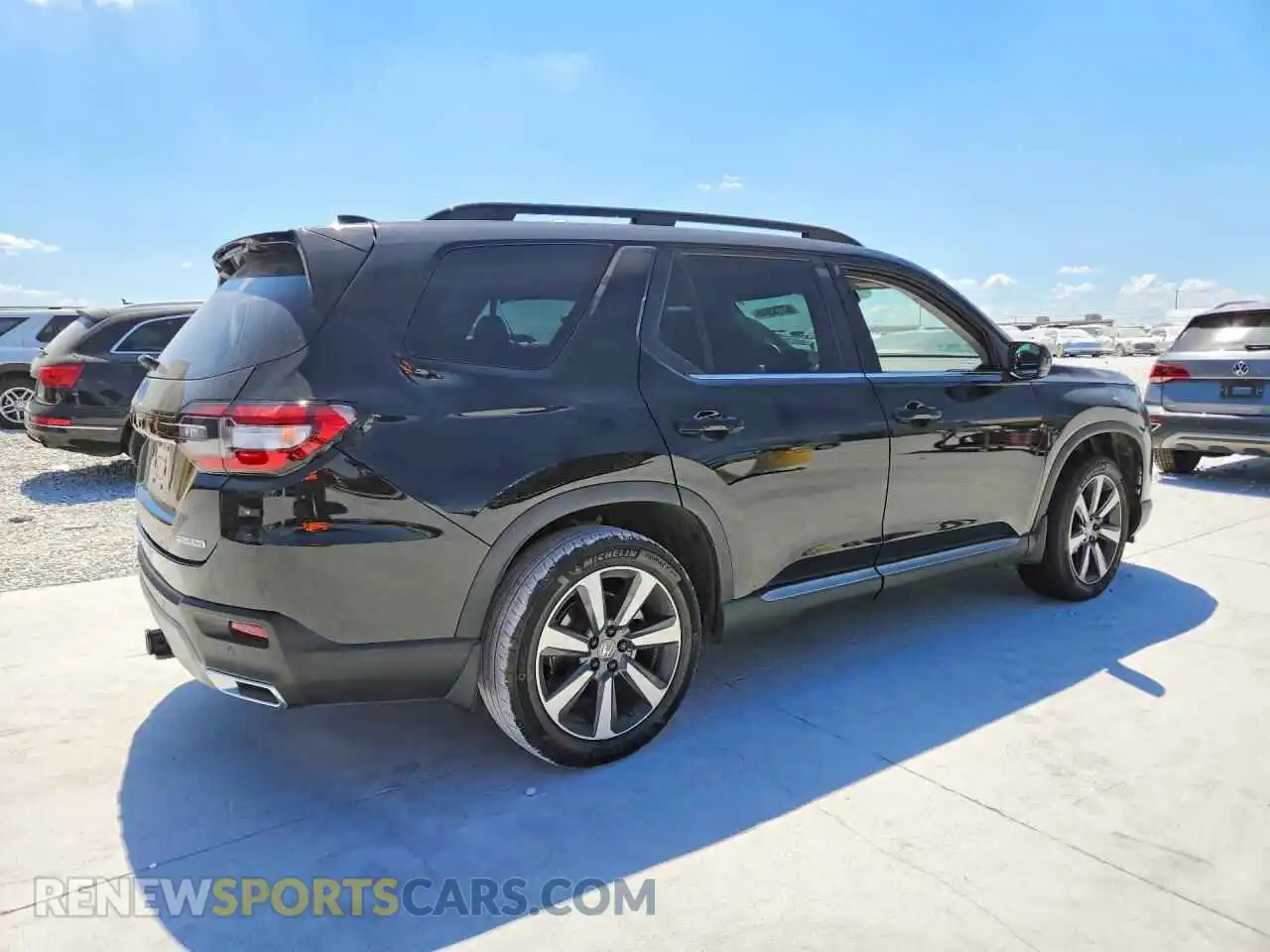 3 Photograph of a damaged car 5FNYG2H71RB012491 HONDA PILOT 2024