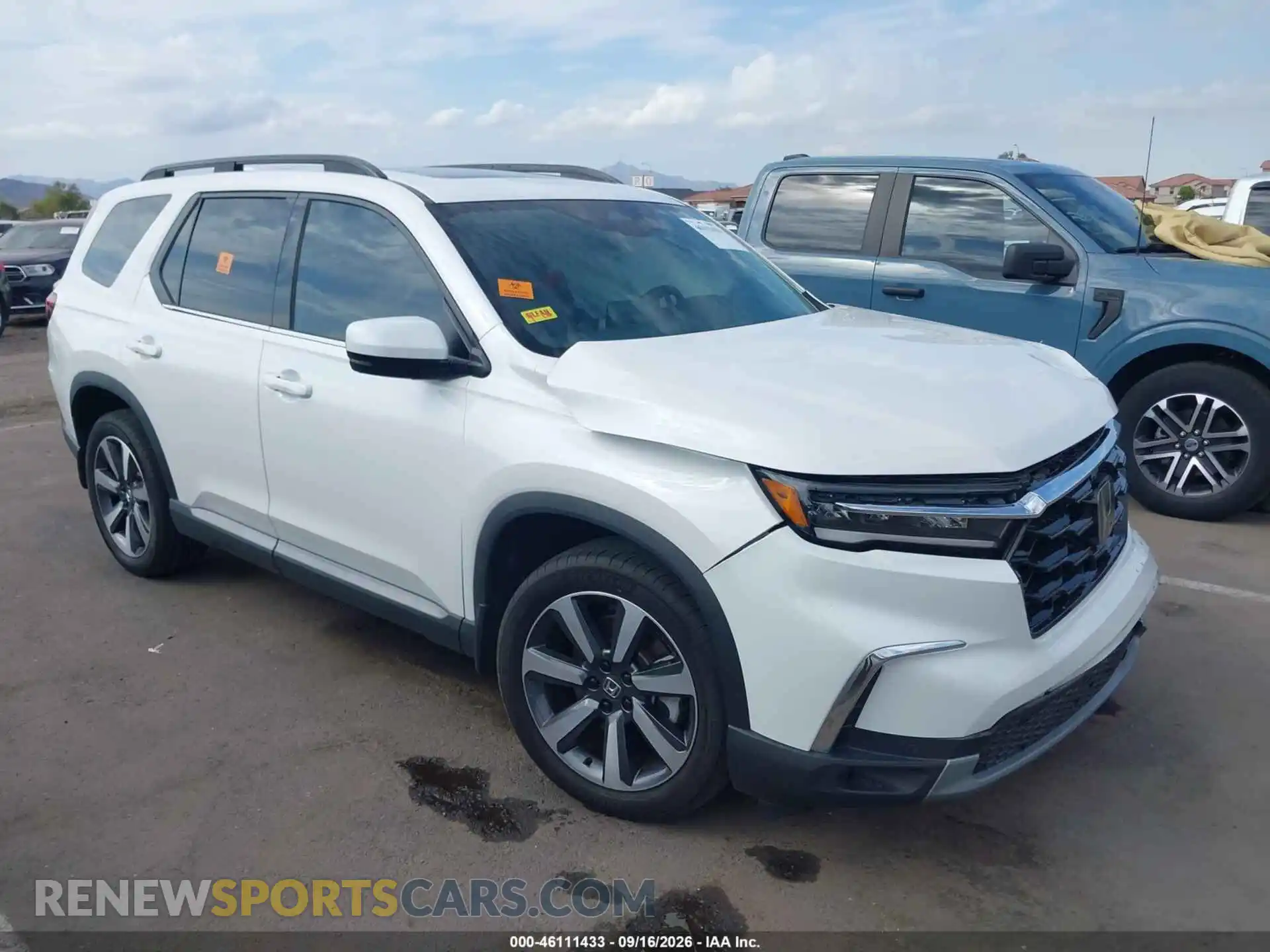 1 Photograph of a damaged car 5FNYG2H79RB016885 HONDA PILOT 2024