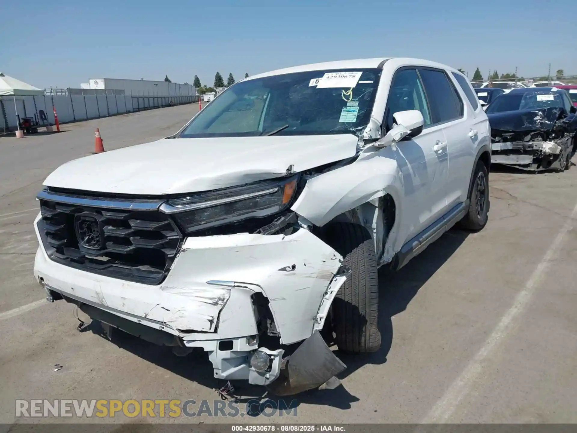 2 fotografías del automóvil dañado 5FNYG1H49SB085548 HONDA PILOT 2025