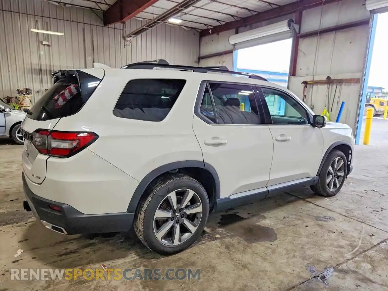 3 fotografías del automóvil dañado 5FNYG1H86SB142386 HONDA PILOT 2025