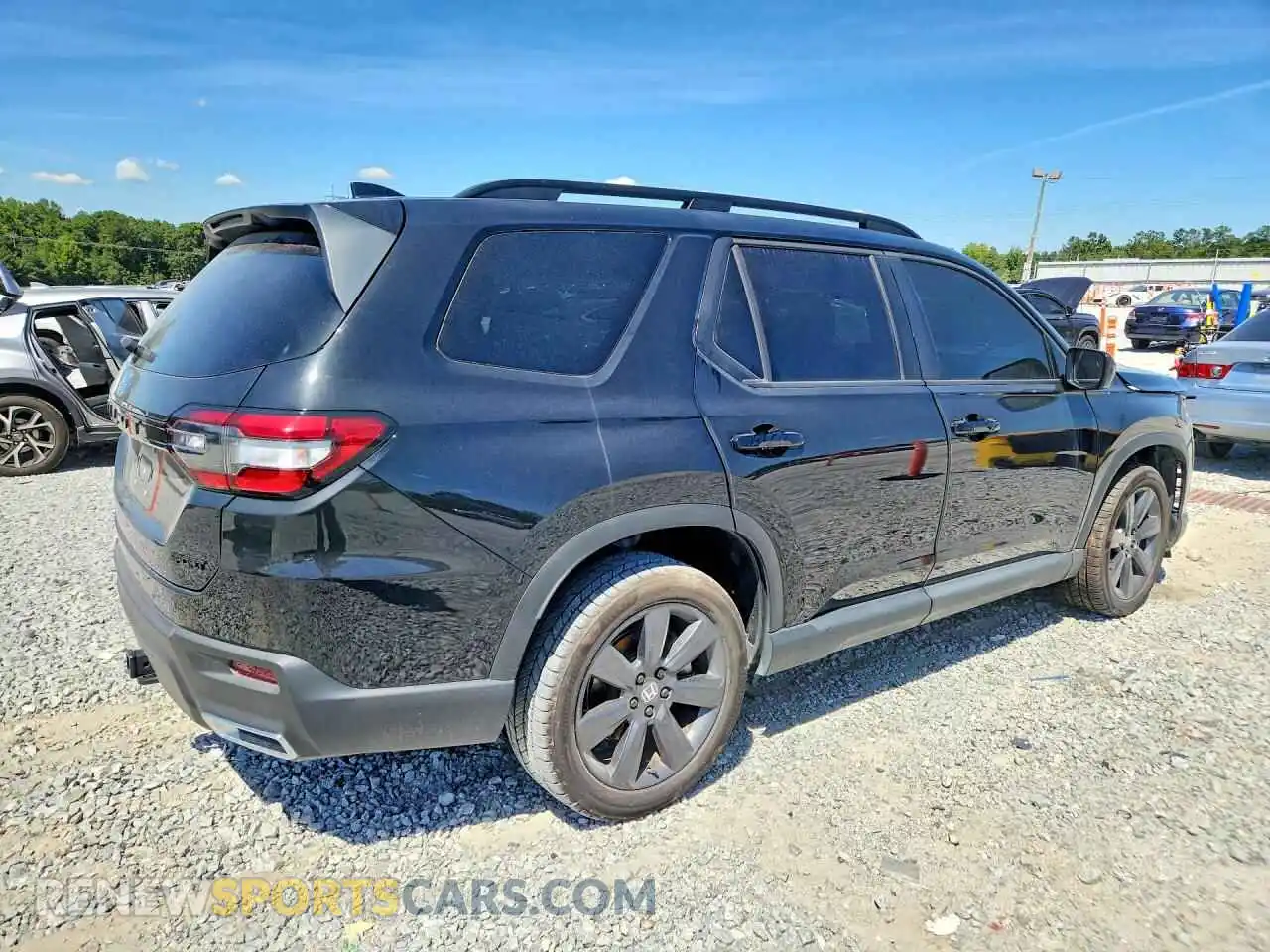3 Photograph of a damaged car 5FNYG2H35SB013985 HONDA PILOT 2025