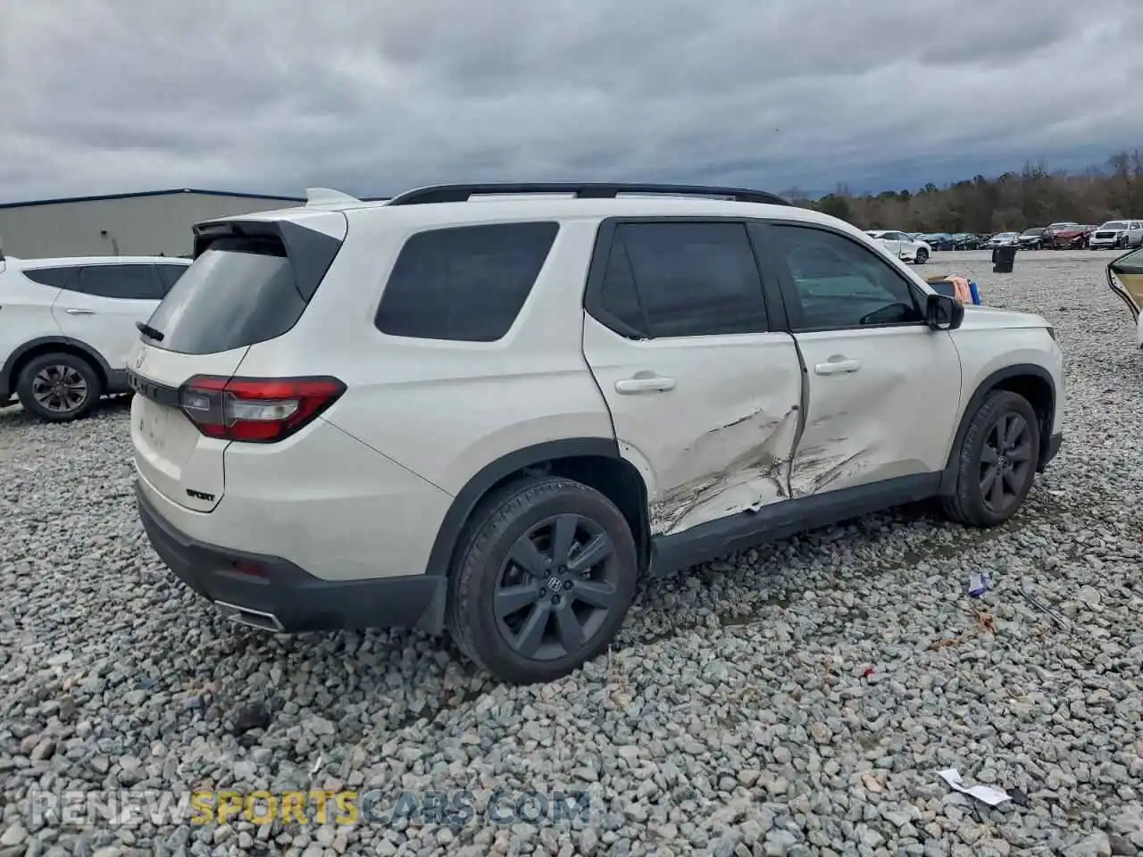 3 Photograph of a damaged car 5FNYG2H37SB023711 HONDA PILOT 2025