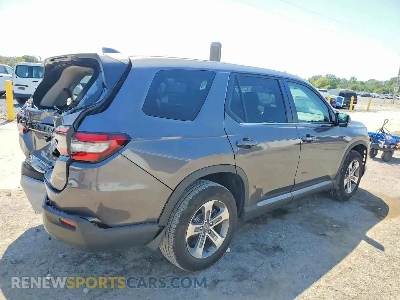 3 Photograph of a damaged car 5FNYG2H43SB045875 HONDA PILOT 2025