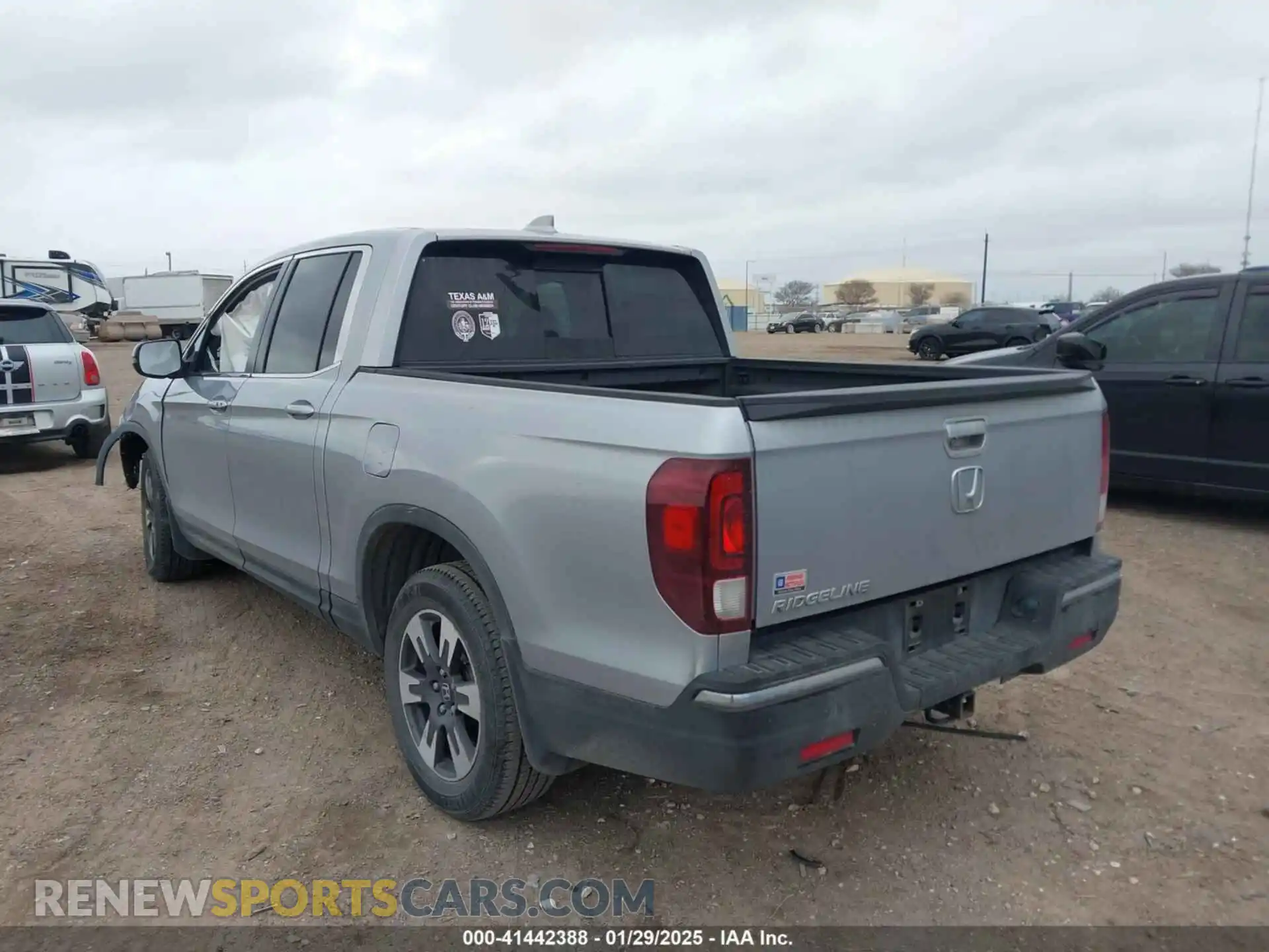 3 Photograph of a damaged car 5FPYK2F55KB004066 HONDA RIDGELINE 2019