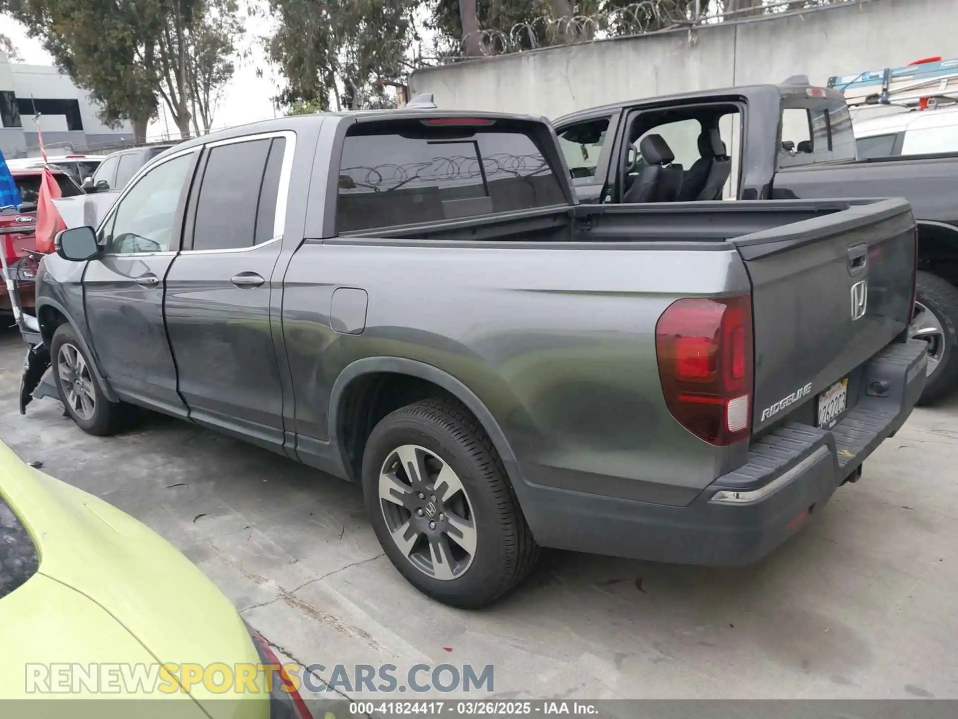 3 Photograph of a damaged car 5FPYK2F64KB007002 HONDA RIDGELINE 2019