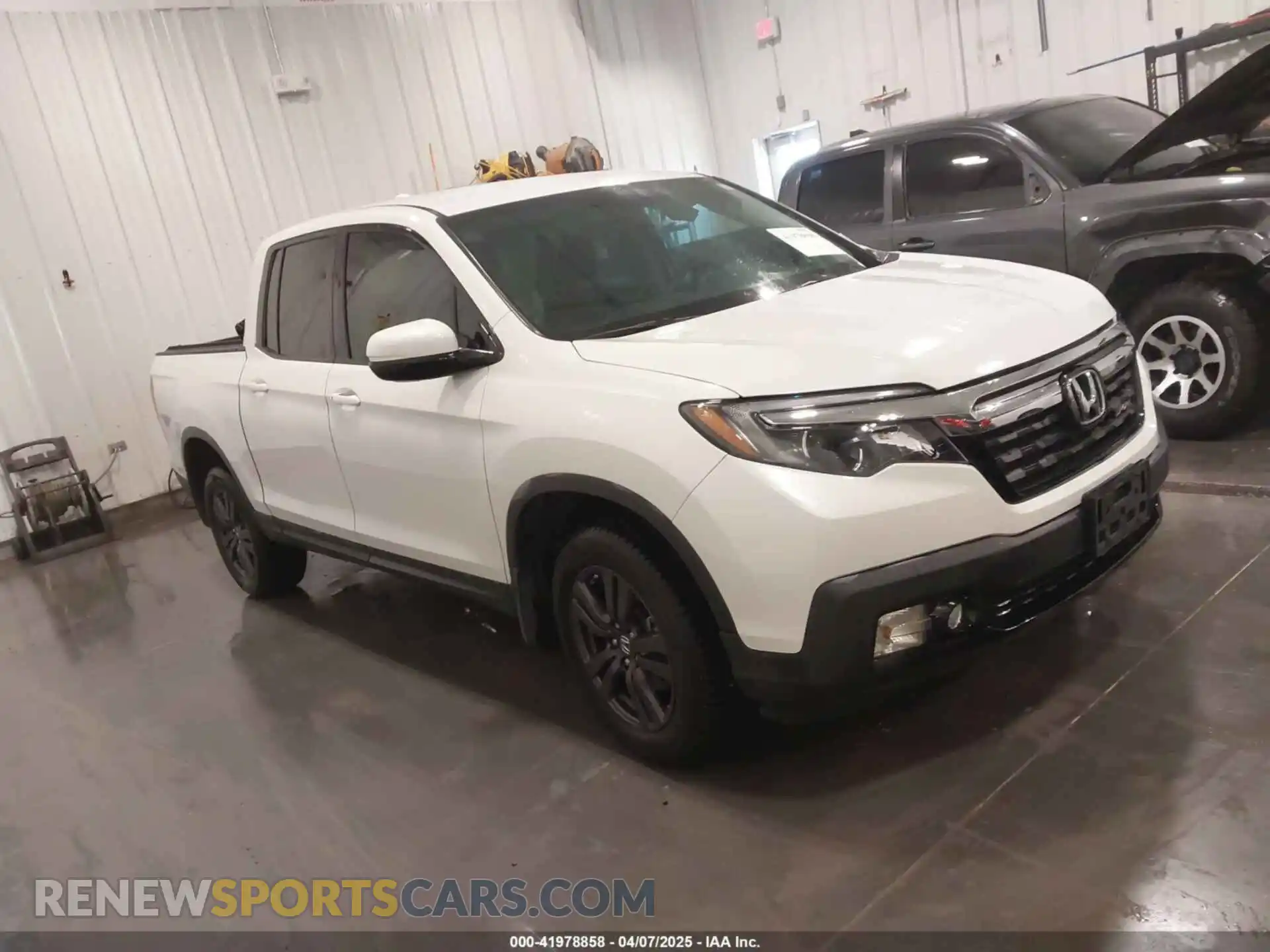 1 Photograph of a damaged car 5FPYK3F16KB042571 HONDA RIDGELINE 2019