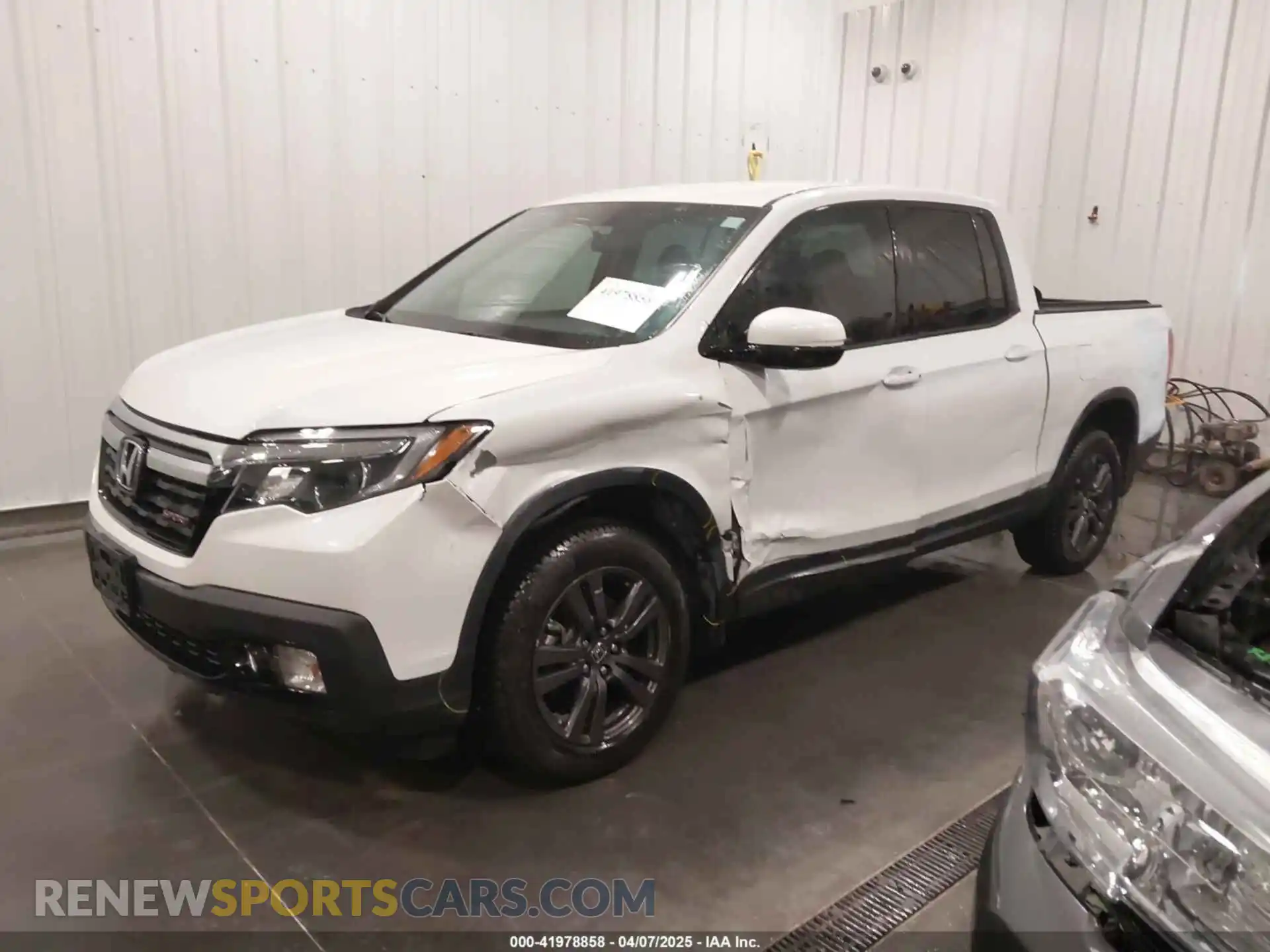 2 Photograph of a damaged car 5FPYK3F16KB042571 HONDA RIDGELINE 2019