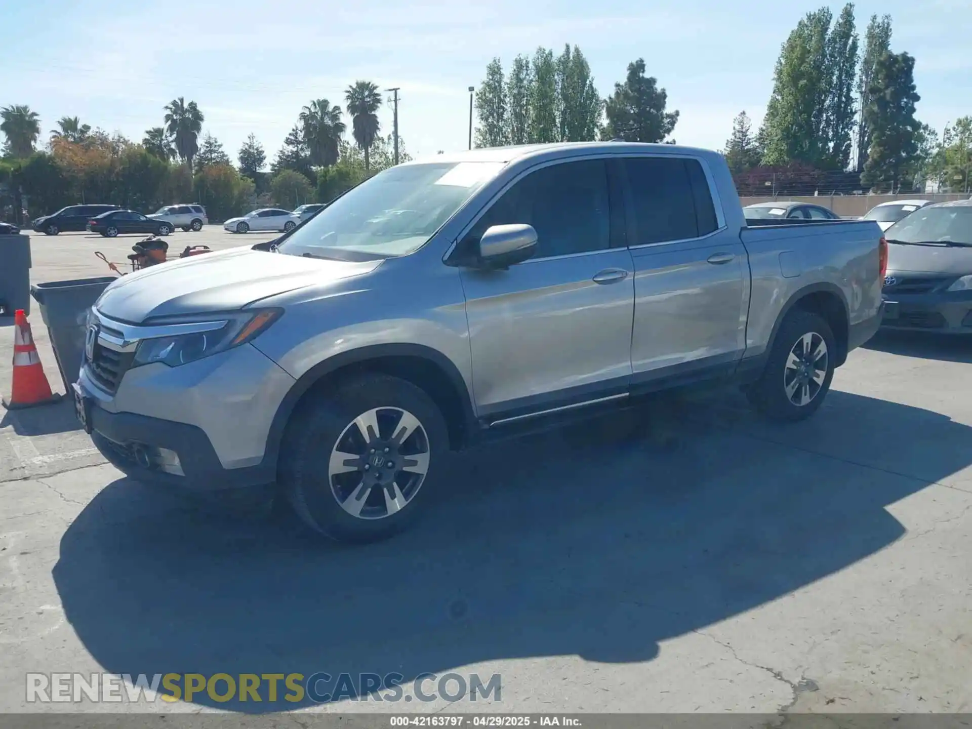 2 Photograph of a damaged car 5FPYK3F57KB045594 HONDA RIDGELINE 2019