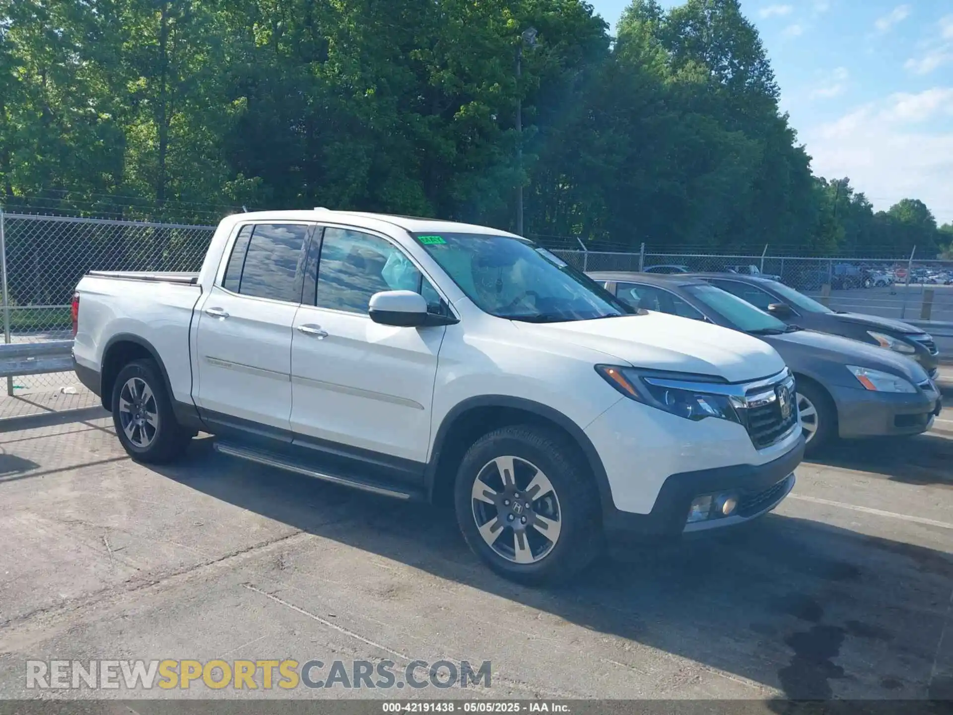 1 Photograph of a damaged car 5FPYK3F74KB006804 HONDA RIDGELINE 2019