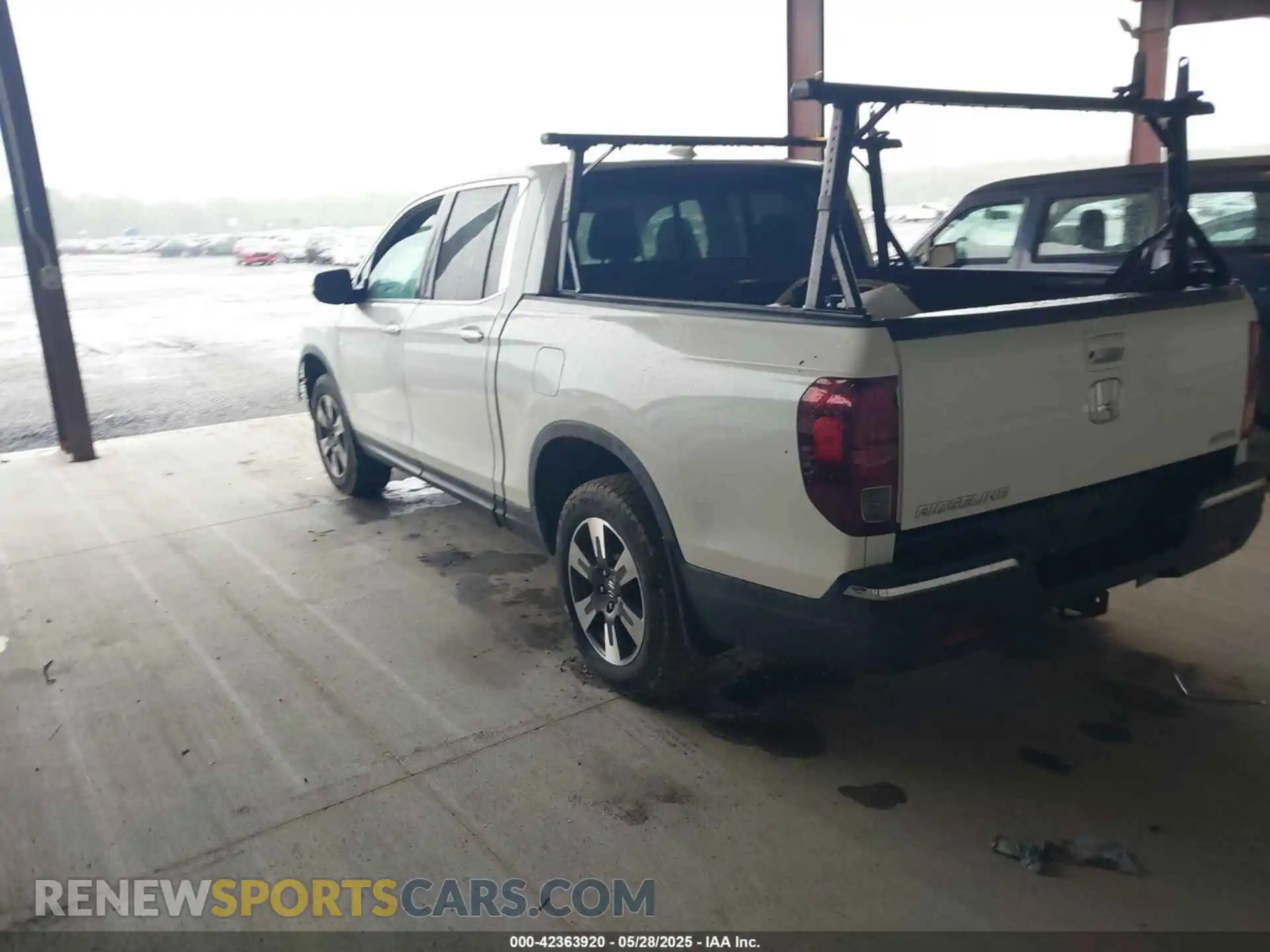 3 Photograph of a damaged car 5FPYK3F79KB020374 HONDA RIDGELINE 2019