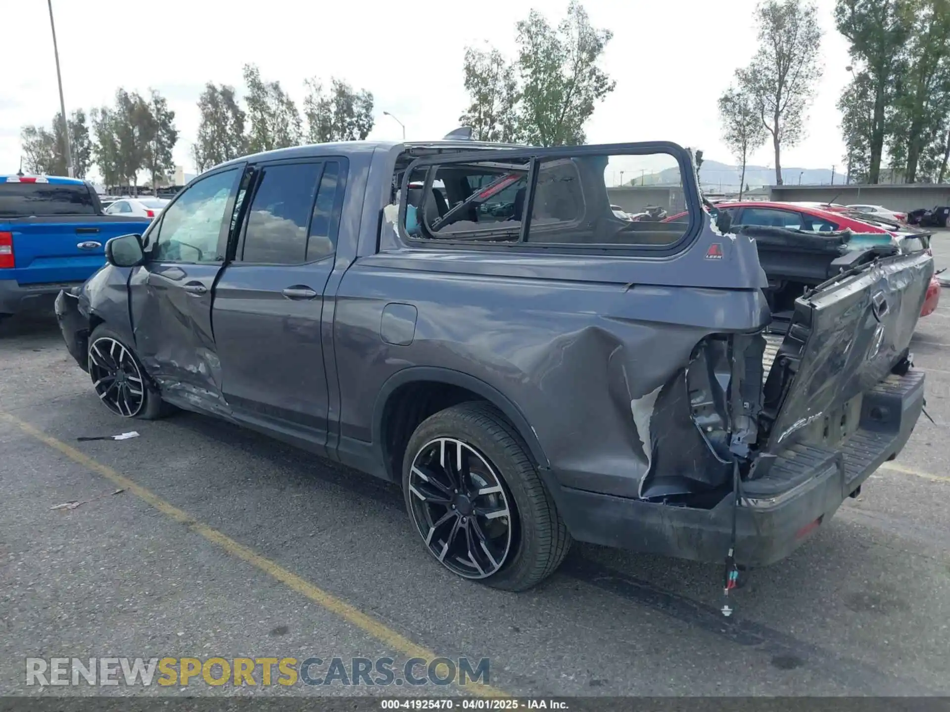 3 Photograph of a damaged car 5FPYK2F10LB000196 HONDA RIDGELINE 2020