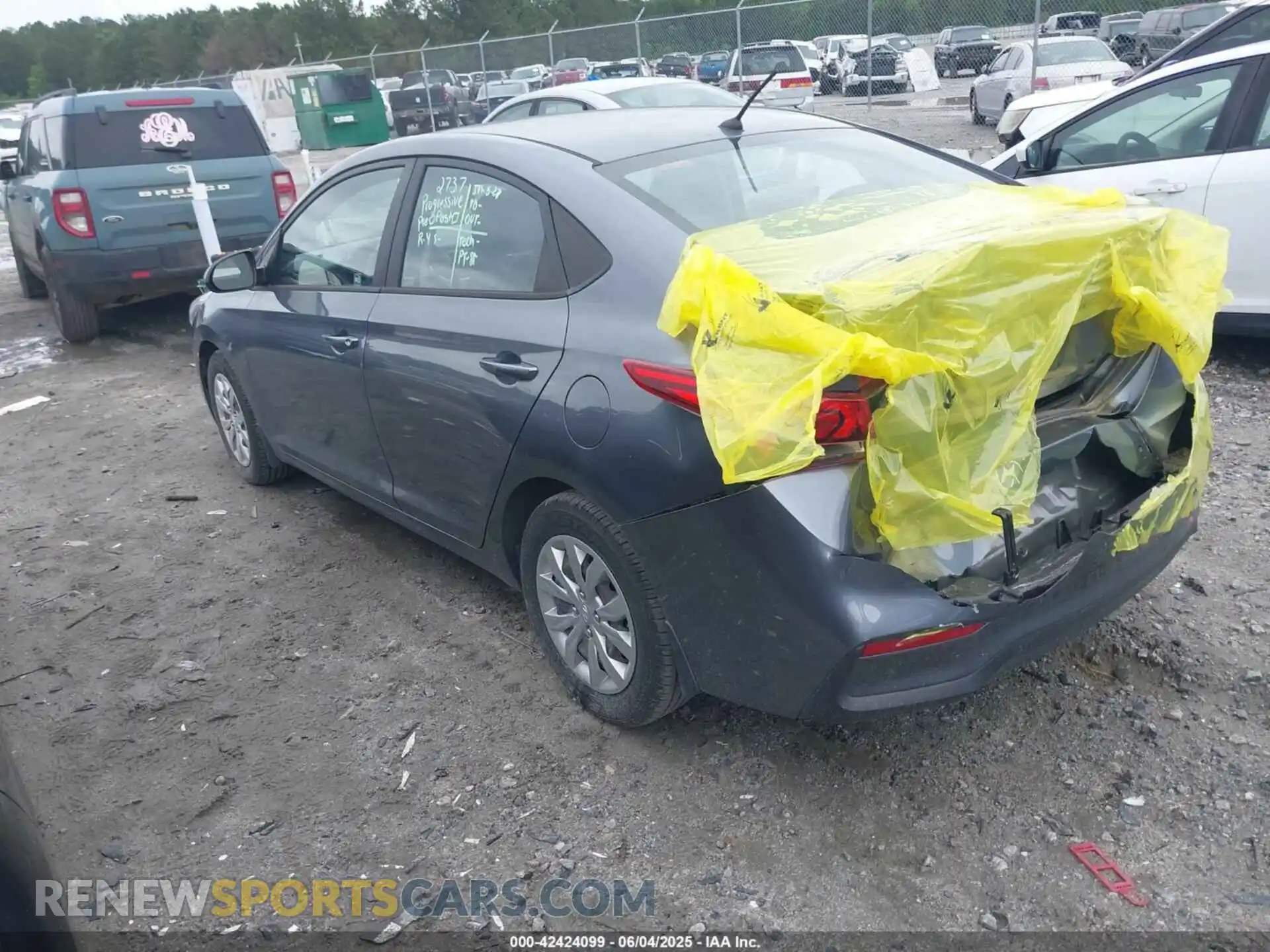3 fotografías del automóvil dañado 3KPC24A35KE048014 HYUNDAI ACCENT 2019