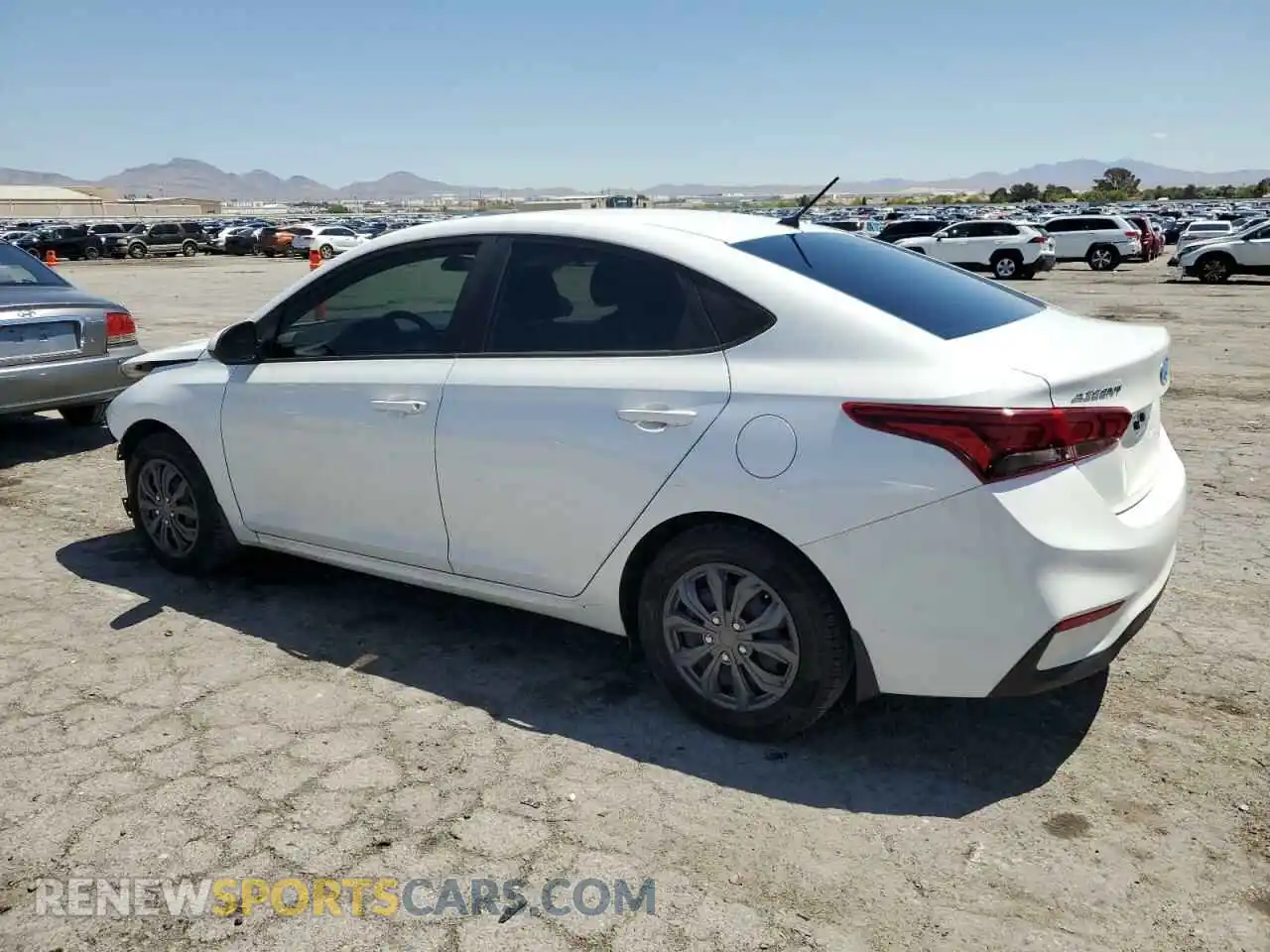 2 Photograph of a damaged car 3KPC24A61LE092863 HYUNDAI ACCENT 2020