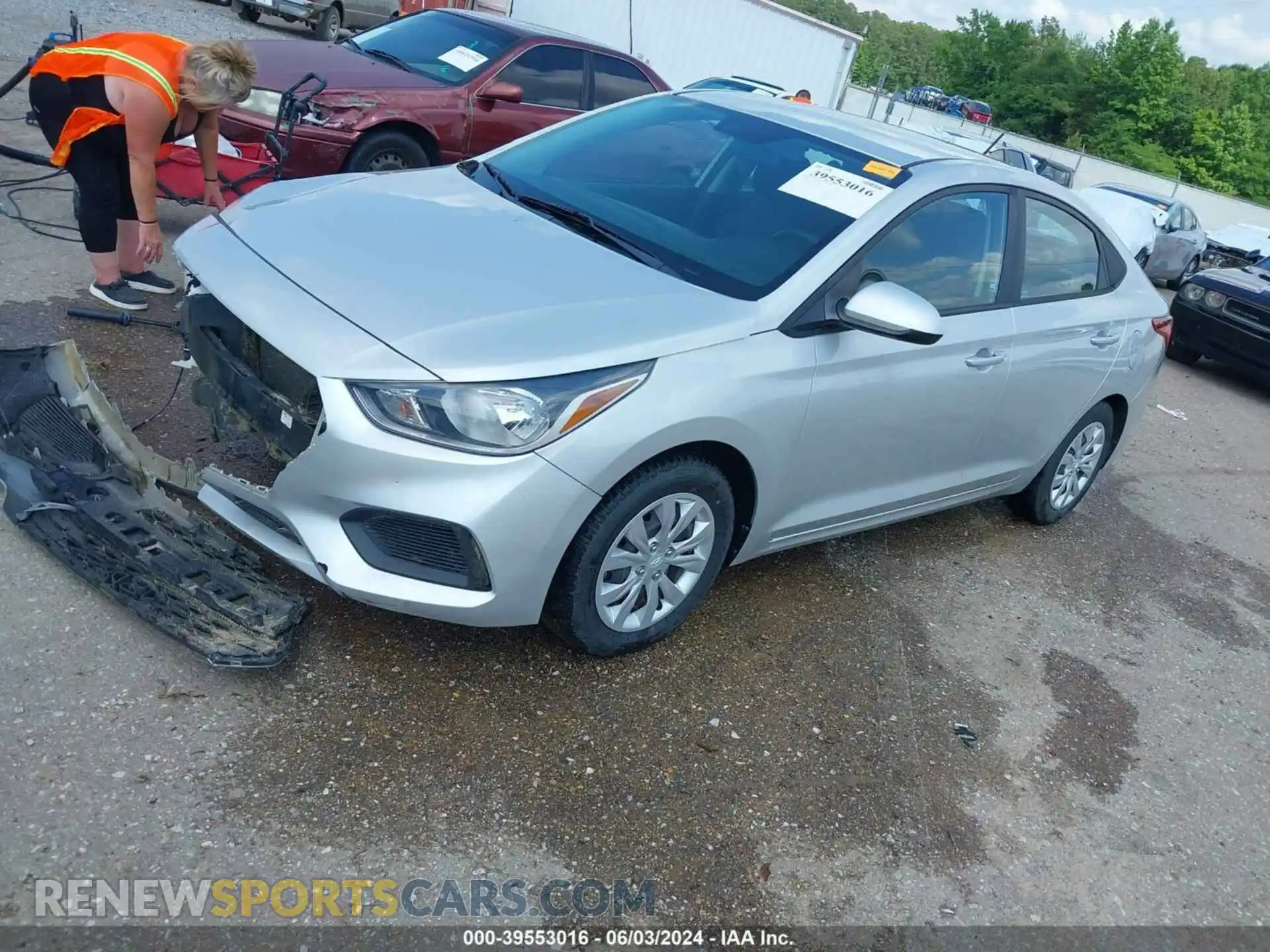 2 Photograph of a damaged car 3KPC24A61LE100914 HYUNDAI ACCENT 2020