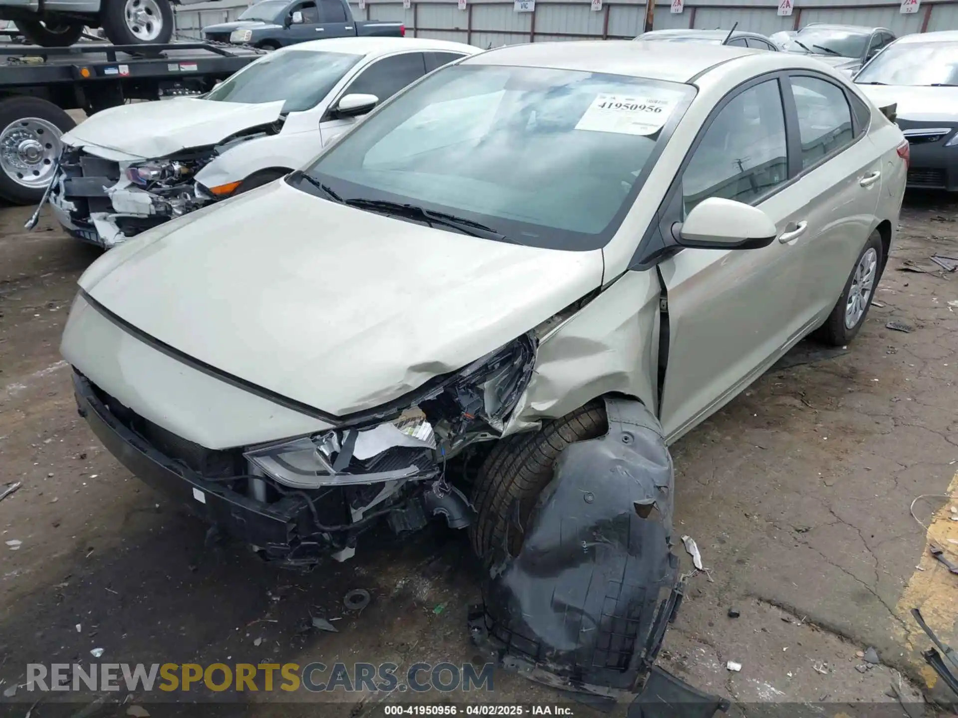 2 Photograph of a damaged car 3KPC24A63LE094663 HYUNDAI ACCENT 2020