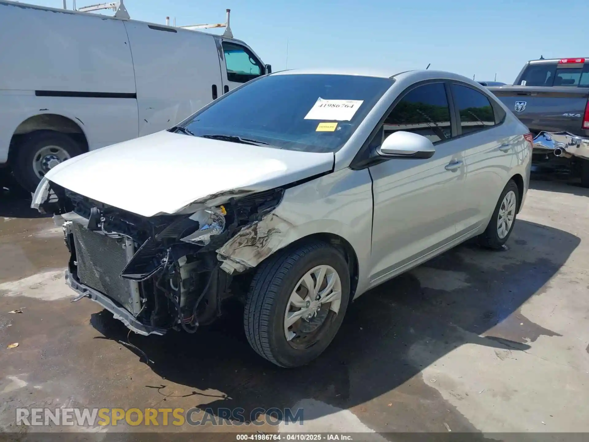 2 Photograph of a damaged car 3KPC24A66LE119586 HYUNDAI ACCENT 2020