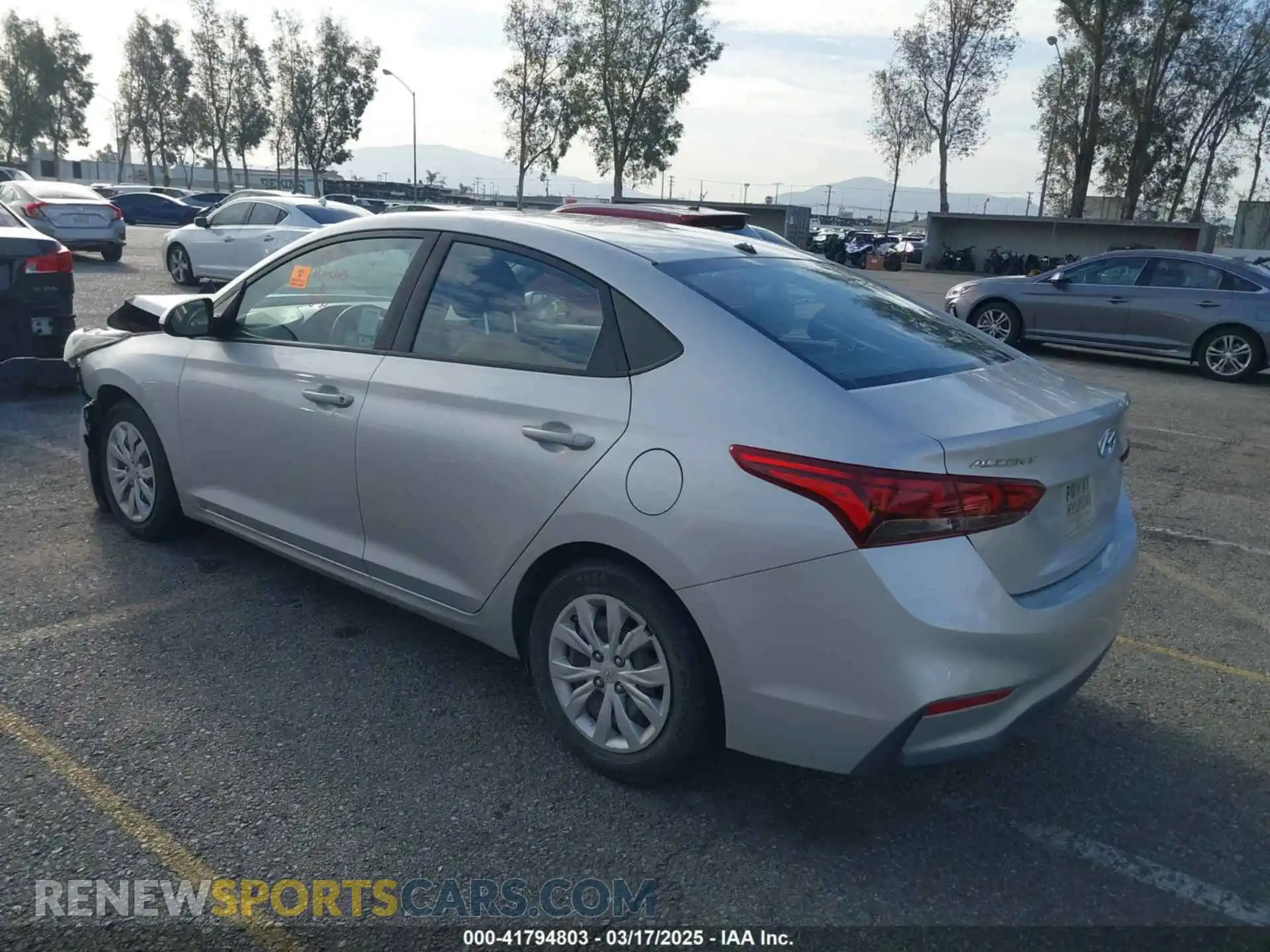 3 Фотография поврежденного автомобиля 3KPC24A67LE092995 HYUNDAI ACCENT 2020
