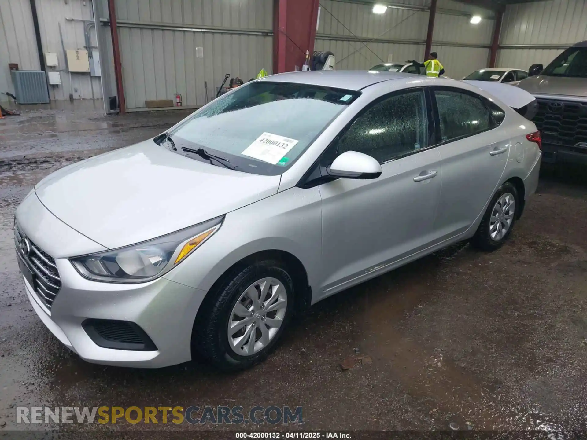2 Photograph of a damaged car 3KPC24A69LE113751 HYUNDAI ACCENT 2020
