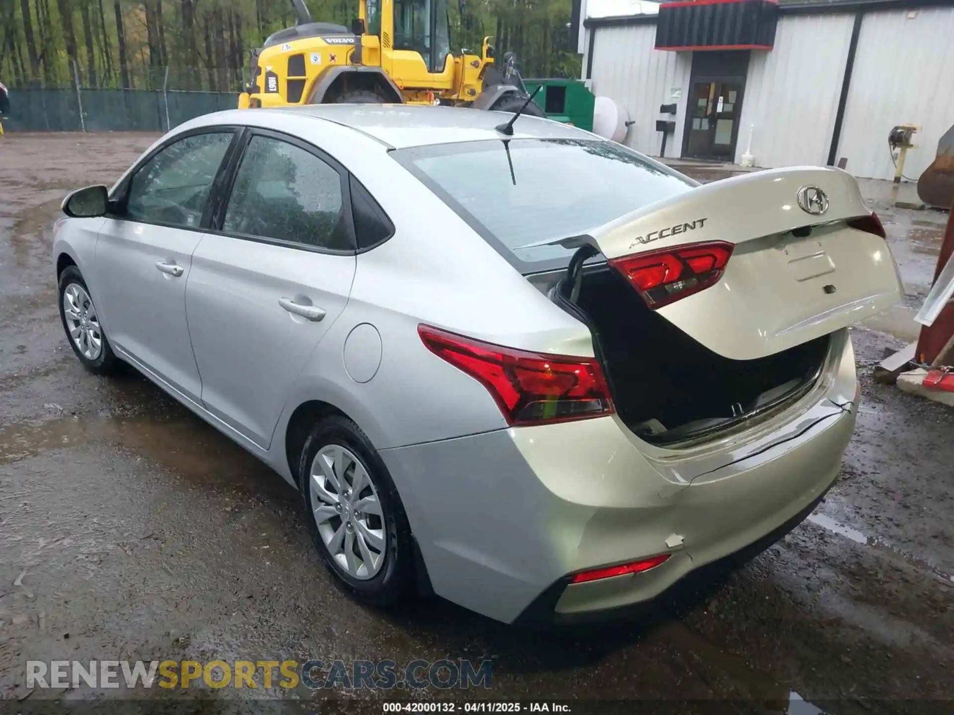 3 Photograph of a damaged car 3KPC24A69LE113751 HYUNDAI ACCENT 2020
