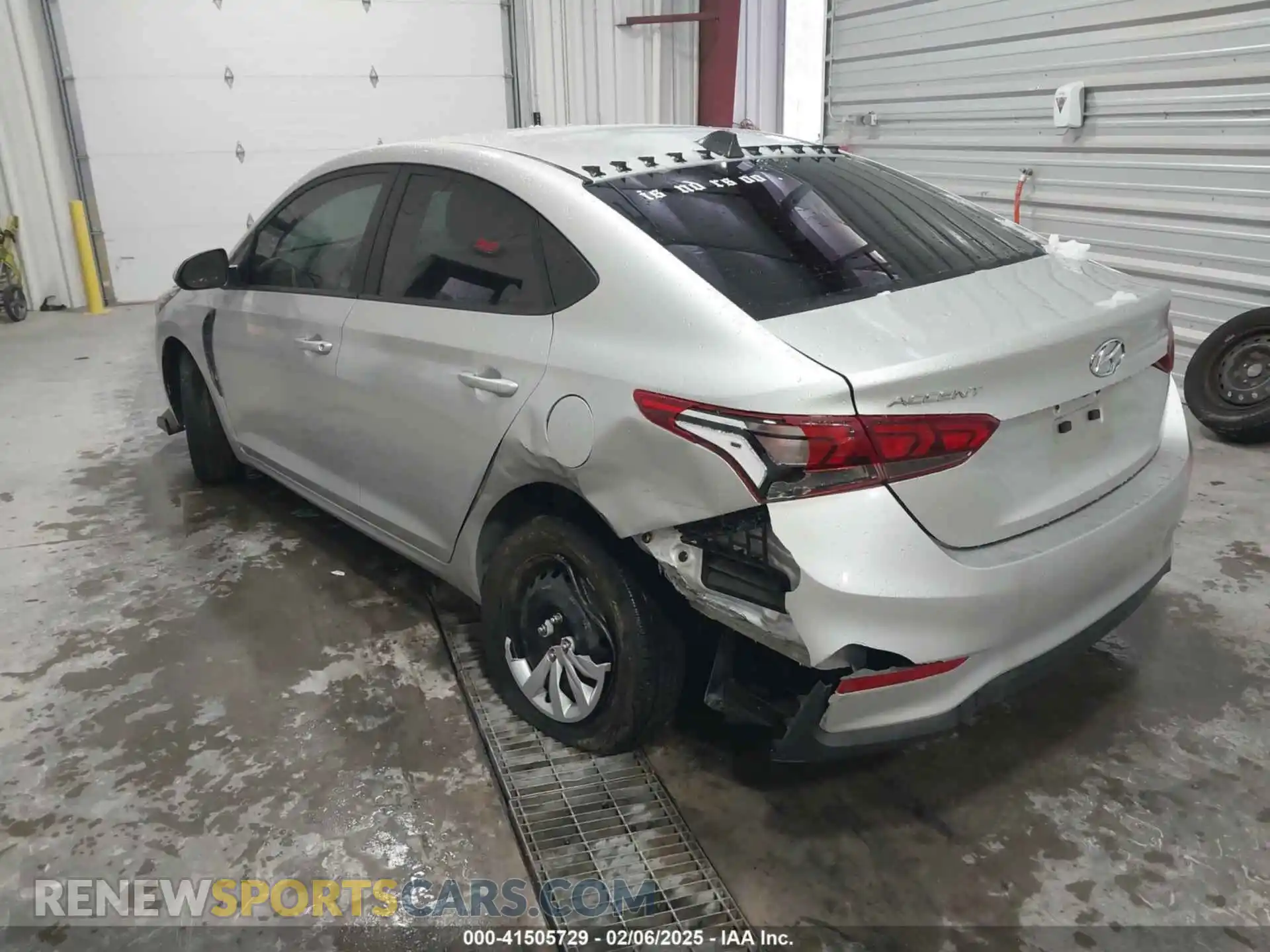 3 Photograph of a damaged car 3KPC24A60ME131265 HYUNDAI ACCENT 2021