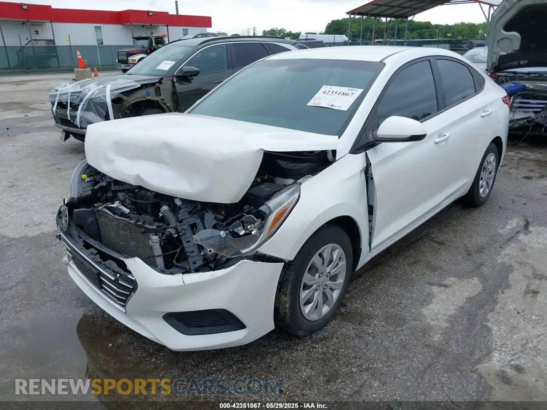 2 fotografías del automóvil dañado 3KPC24A60ME144792 HYUNDAI ACCENT 2021