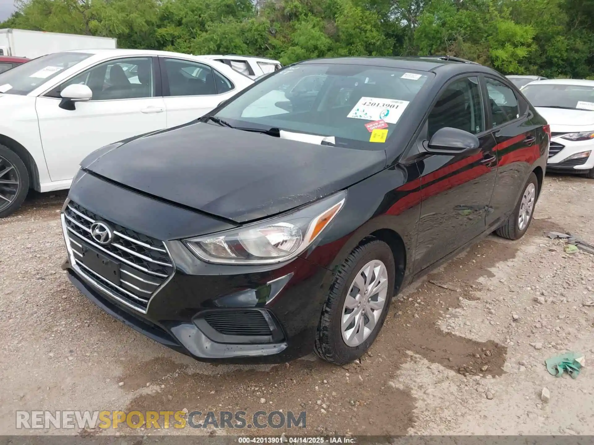 2 Photograph of a damaged car 3KPC24A62ME147077 HYUNDAI ACCENT 2021