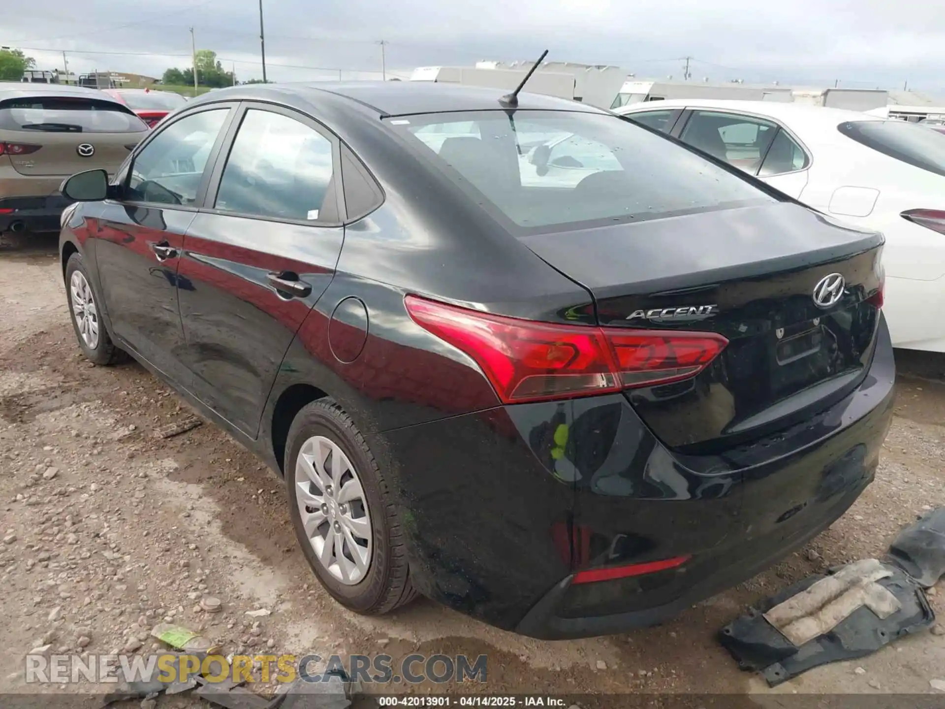 3 Photograph of a damaged car 3KPC24A62ME147077 HYUNDAI ACCENT 2021