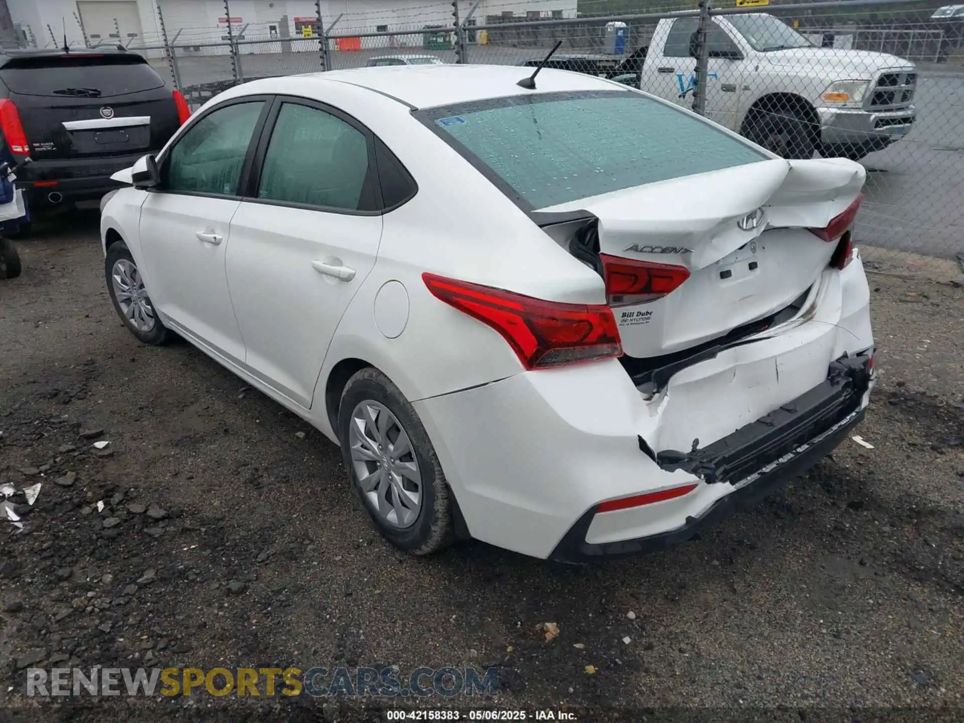 3 Photograph of a damaged car 3KPC24A63ME152837 HYUNDAI ACCENT 2021