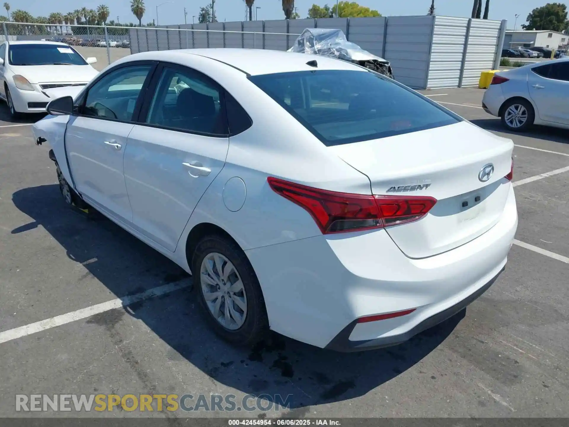 3 Photograph of a damaged car 3KPC24A64ME132676 HYUNDAI ACCENT 2021
