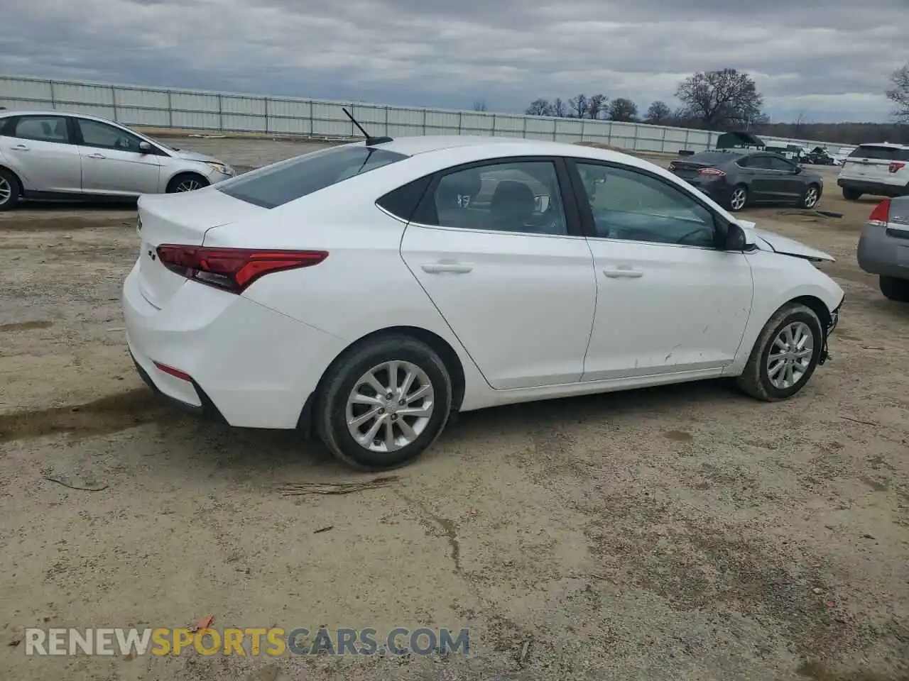3 Photograph of a damaged car 3KPC24A69ME136772 HYUNDAI ACCENT 2021